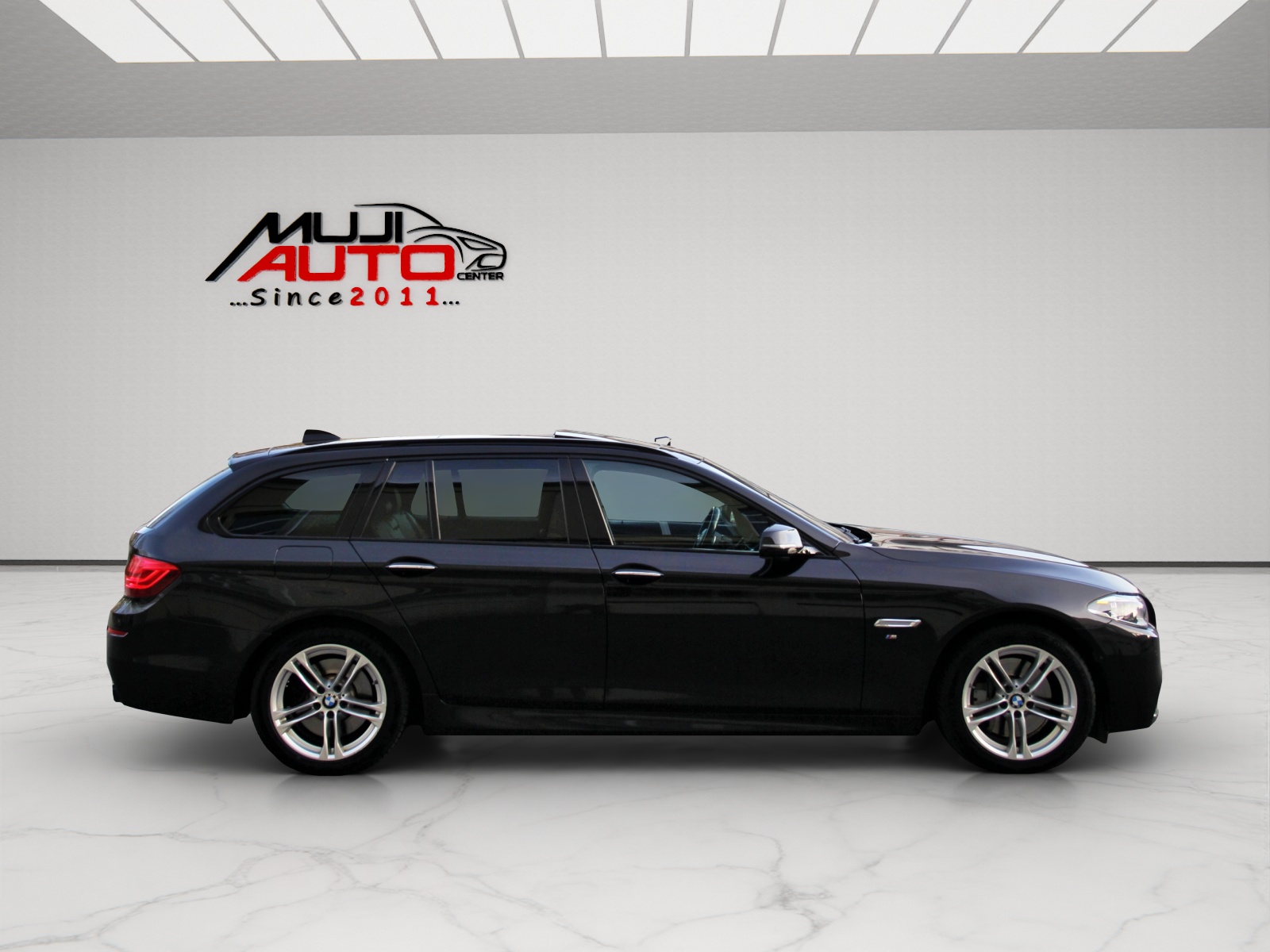 BMW 535d Touring xDrive M-Paket Platinum Sport Edition-image-5