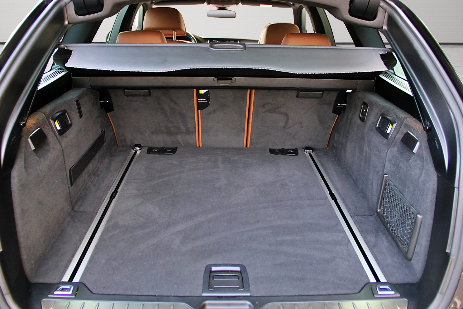 BMW 535d Touring xDrive M-Paket Platinum Sport Edition-image-15
