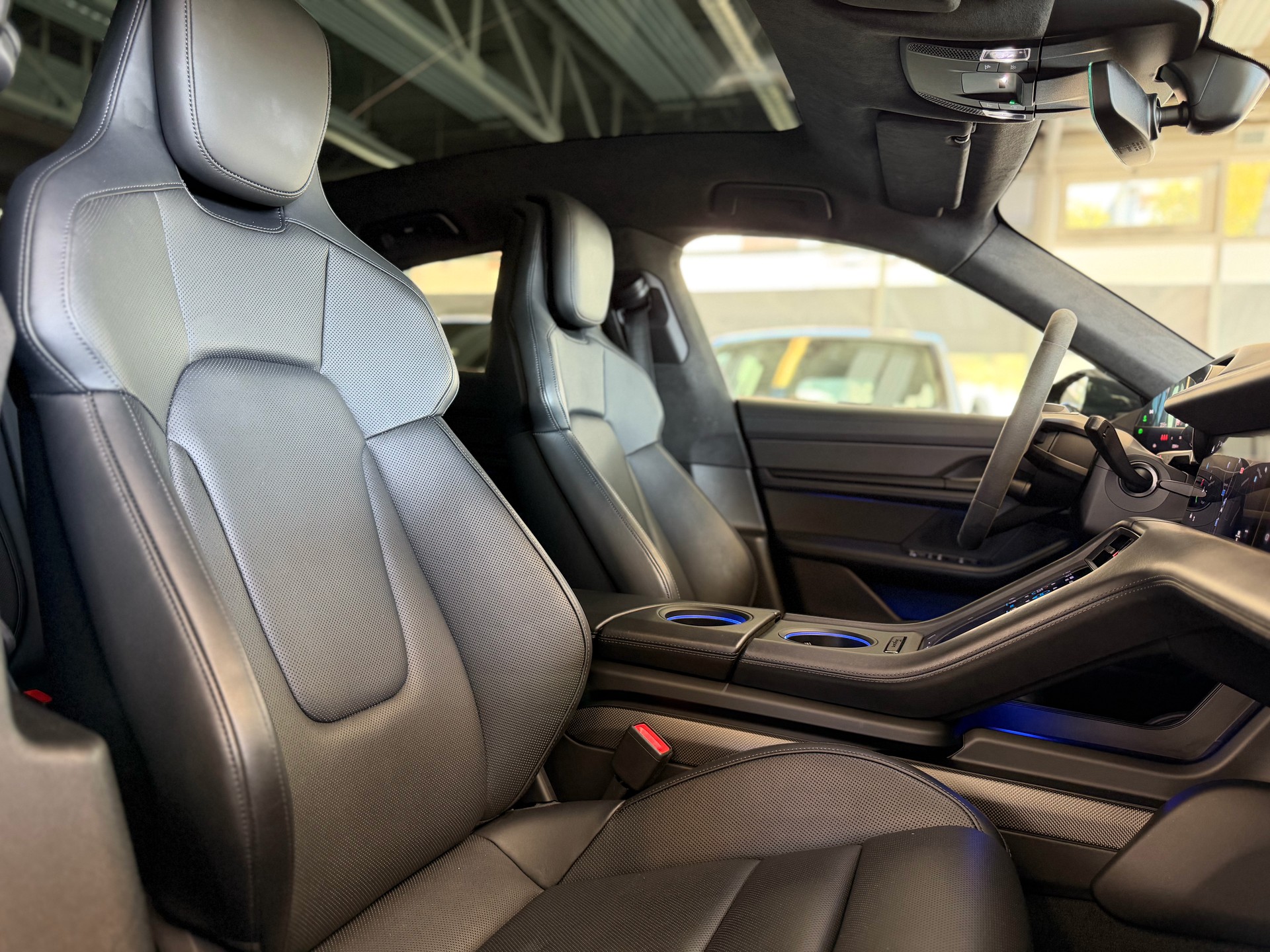 PORSCHE Taycan GTS | CH Swiss | Carbon | LED-Matrix | InnoDrive | 21" | 5 Sitzer | Panorama | PORSCHE GARANTIE |-image-33