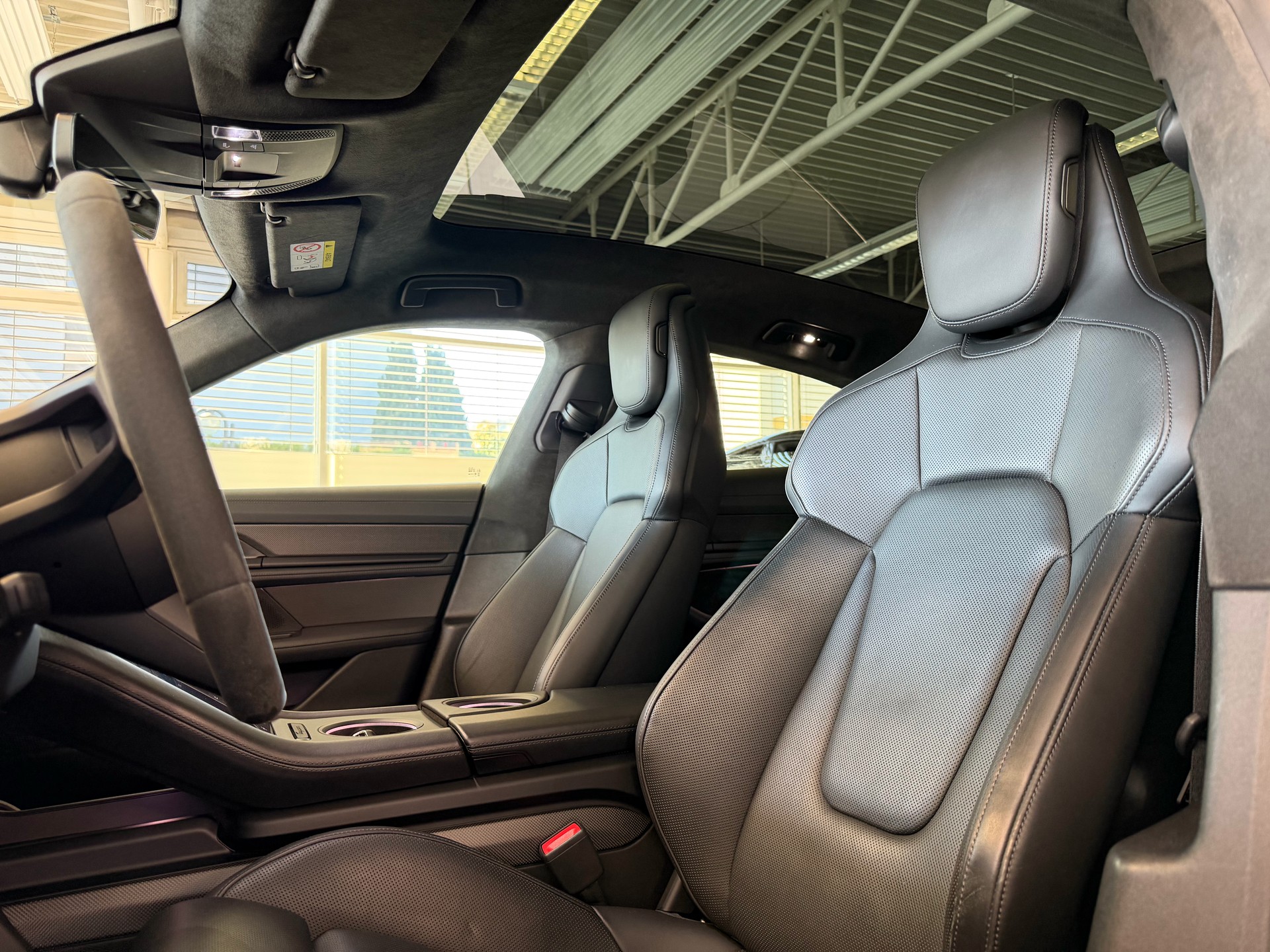 PORSCHE Taycan GTS | CH Swiss | Carbon | LED-Matrix | InnoDrive | 21" | 5 Sitzer | Panorama | PORSCHE GARANTIE |-image-11