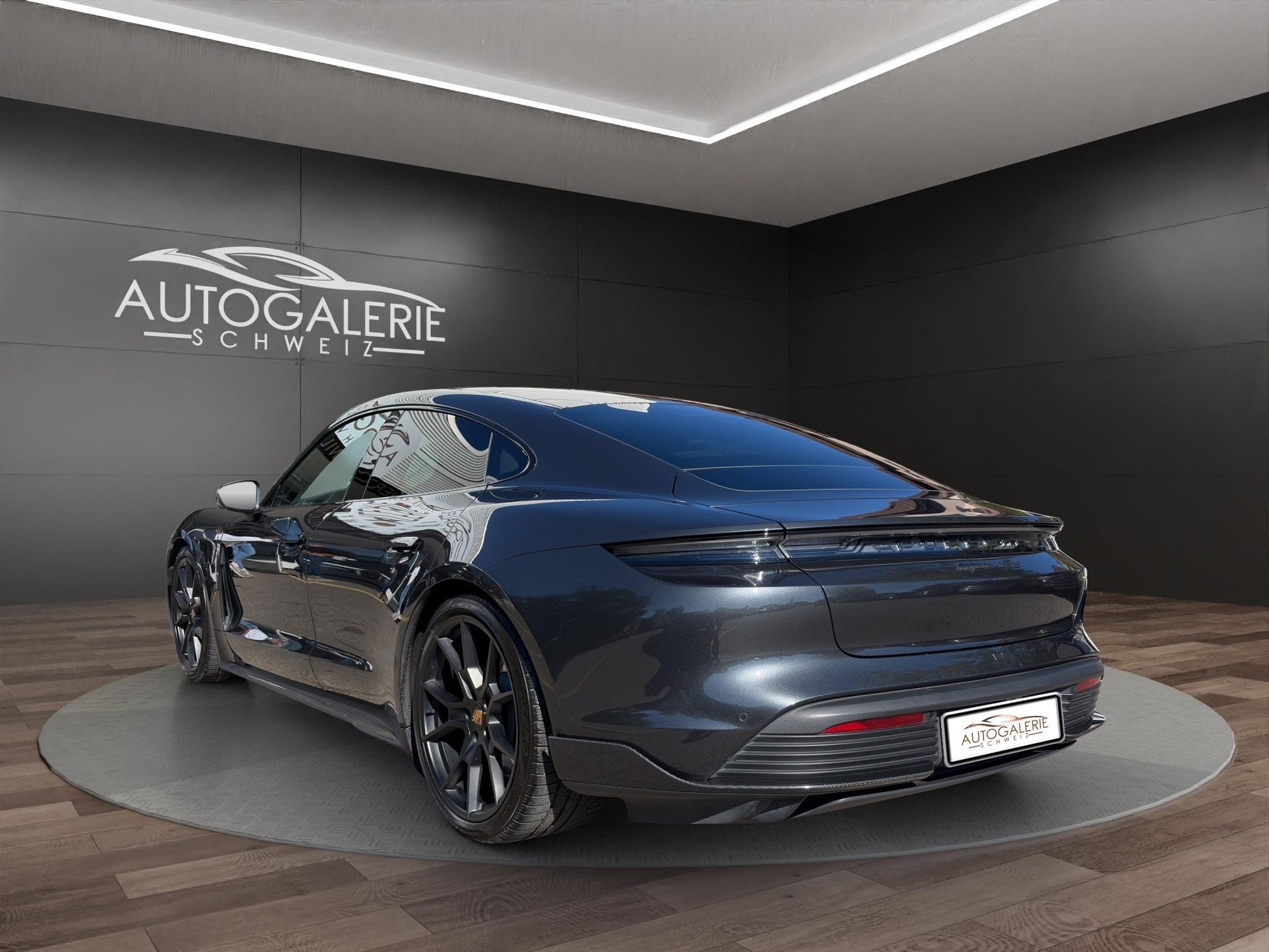 PORSCHE Taycan GTS | CH Swiss | Carbon | LED-Matrix | InnoDrive | 21" | 5 Sitzer | Panorama | PORSCHE GARANTIE |-showroom-element-2