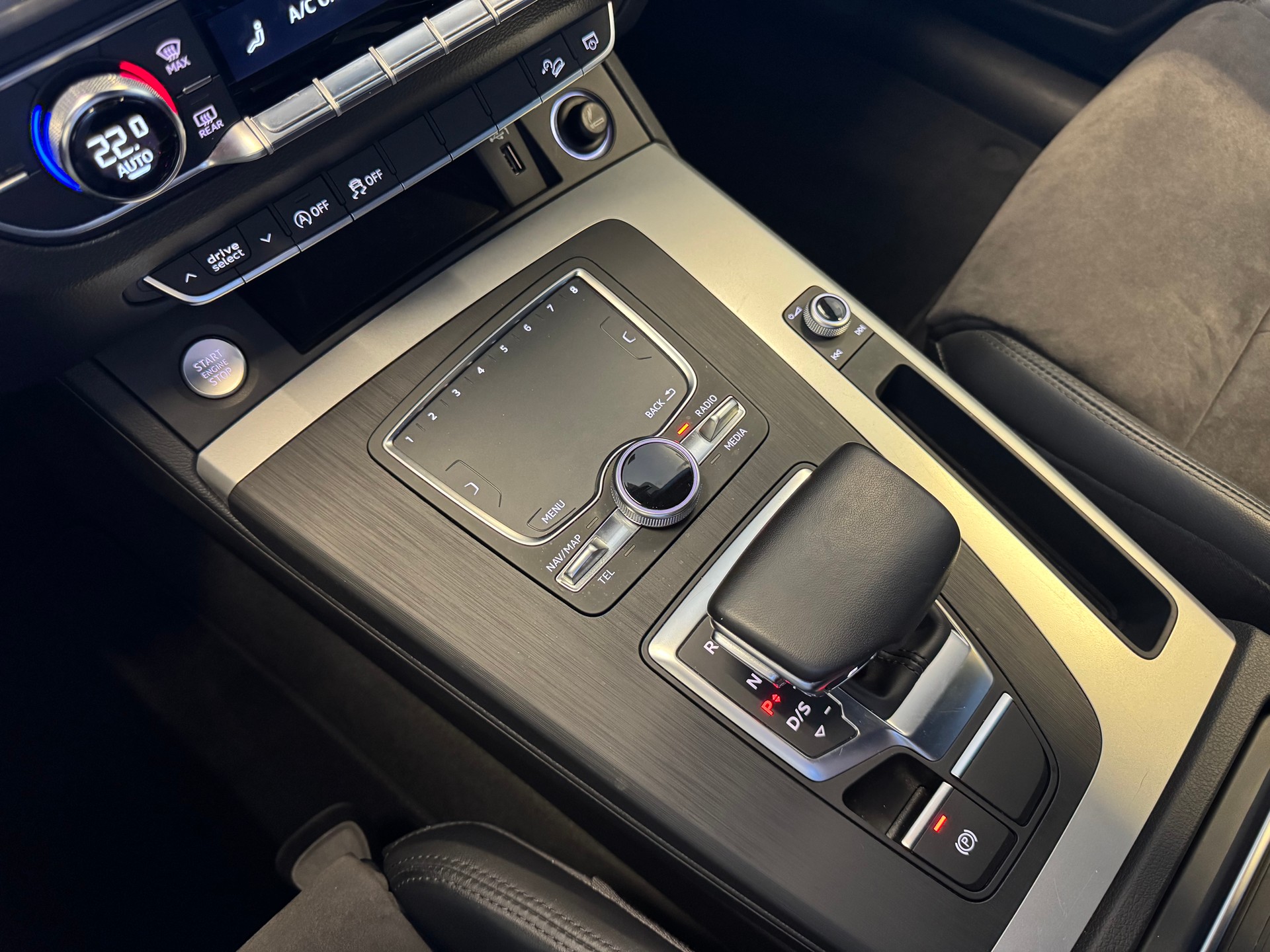 AUDI Q5 50 TDI quattro tiptronic-image-19