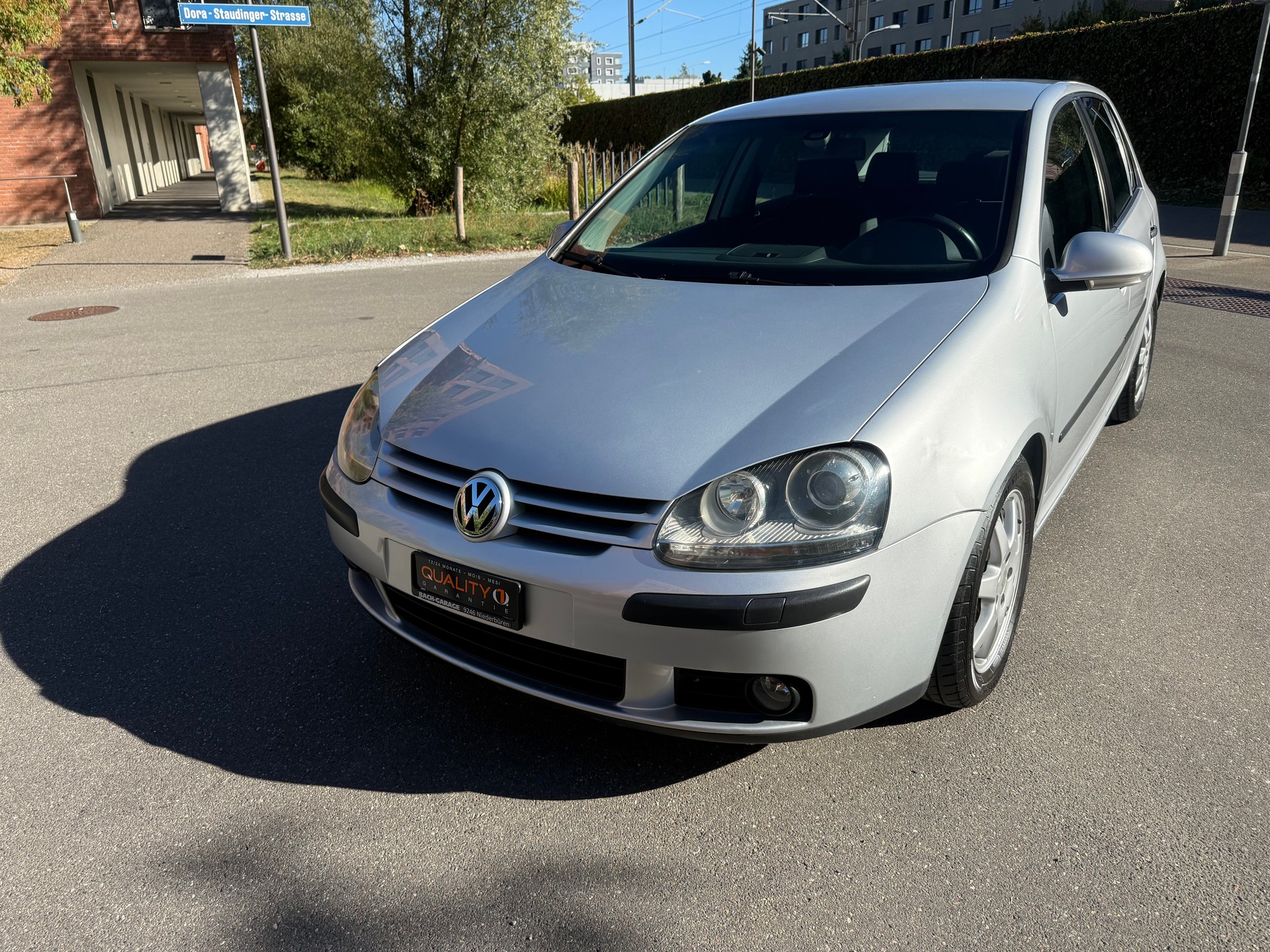 VW Golf 2.0 FSI Sportline-showroom-element-1