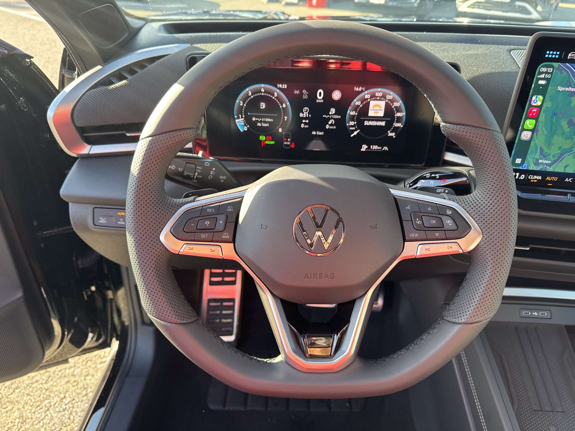VW T-Roc 1.5 eTSi mHEV R-Line DSG-Automat-image-15