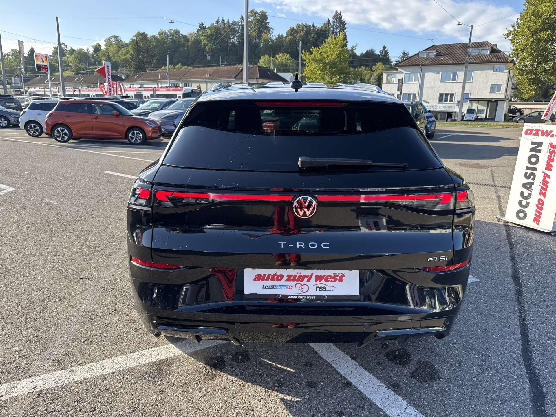 VW T-Roc 1.5 eTSi mHEV R-Line DSG-Automat-image-14