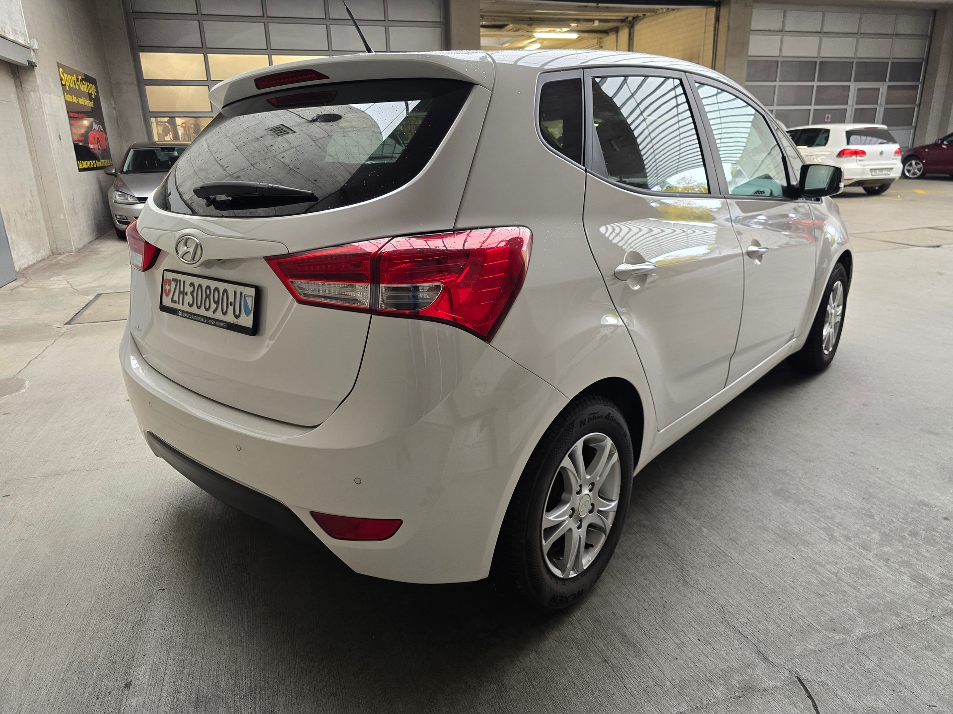 HYUNDAI iX20 1.6 Premium-image-3