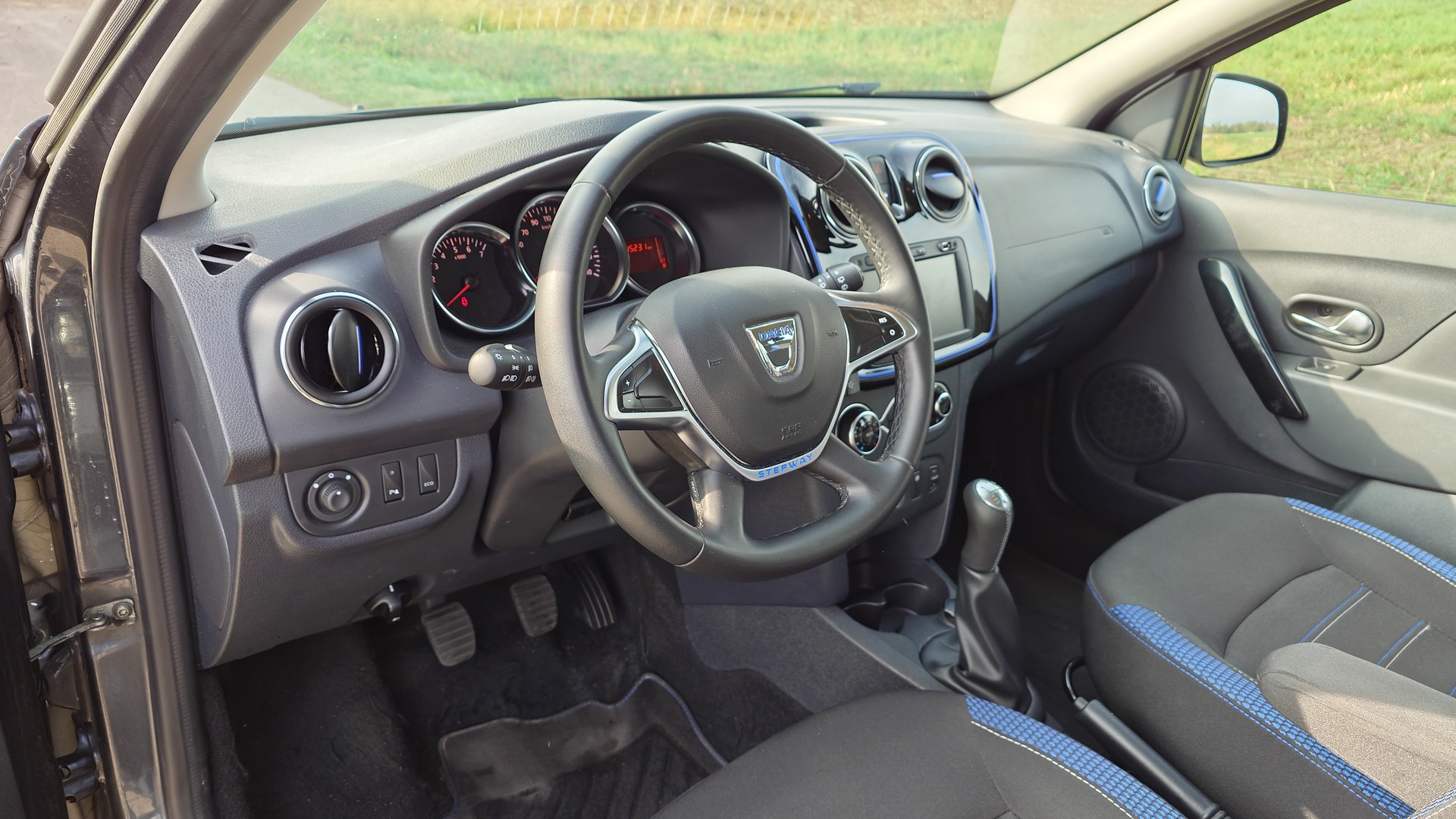 DACIA Sandero Tce 100 Celebration-image-9
