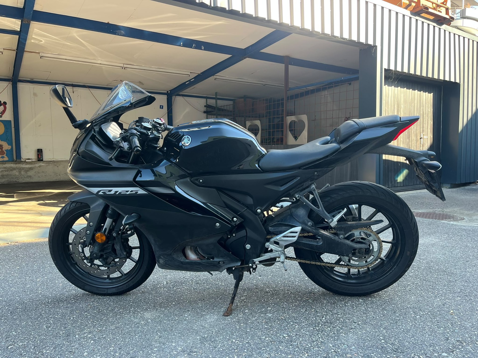YAMAHA YZF-R 125 ABS-image-1