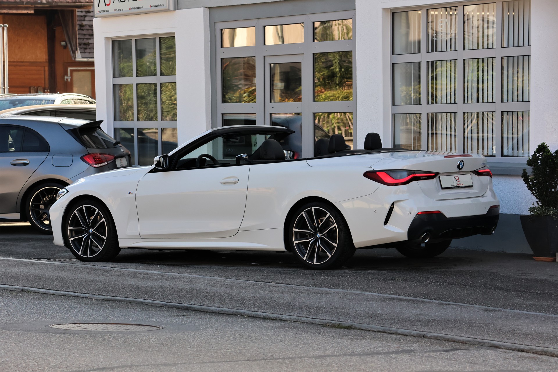 BMW 420i Cabriolet M Sport Steptronic-image-10