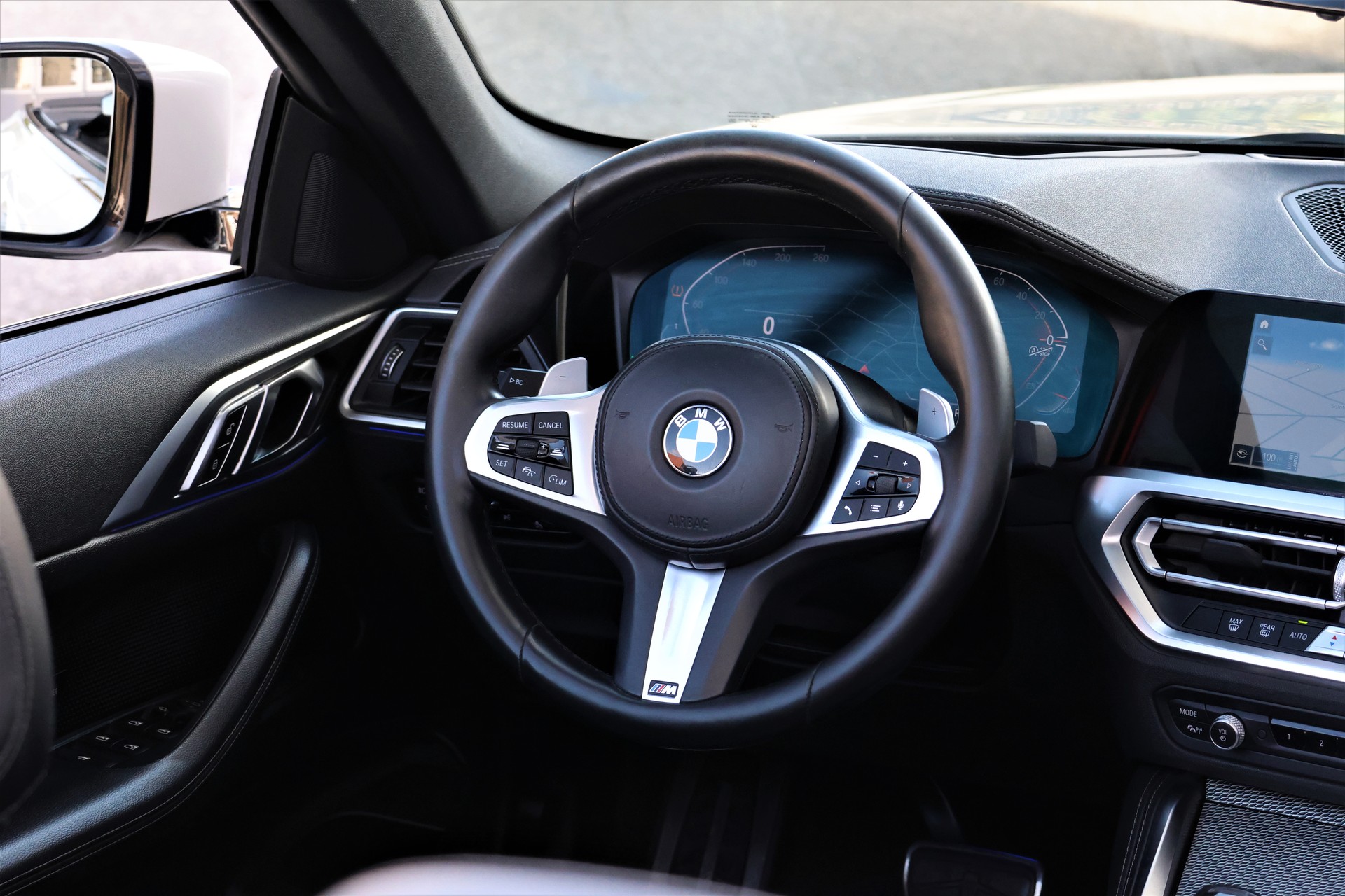 BMW 420i Cabriolet M Sport Steptronic-image-19