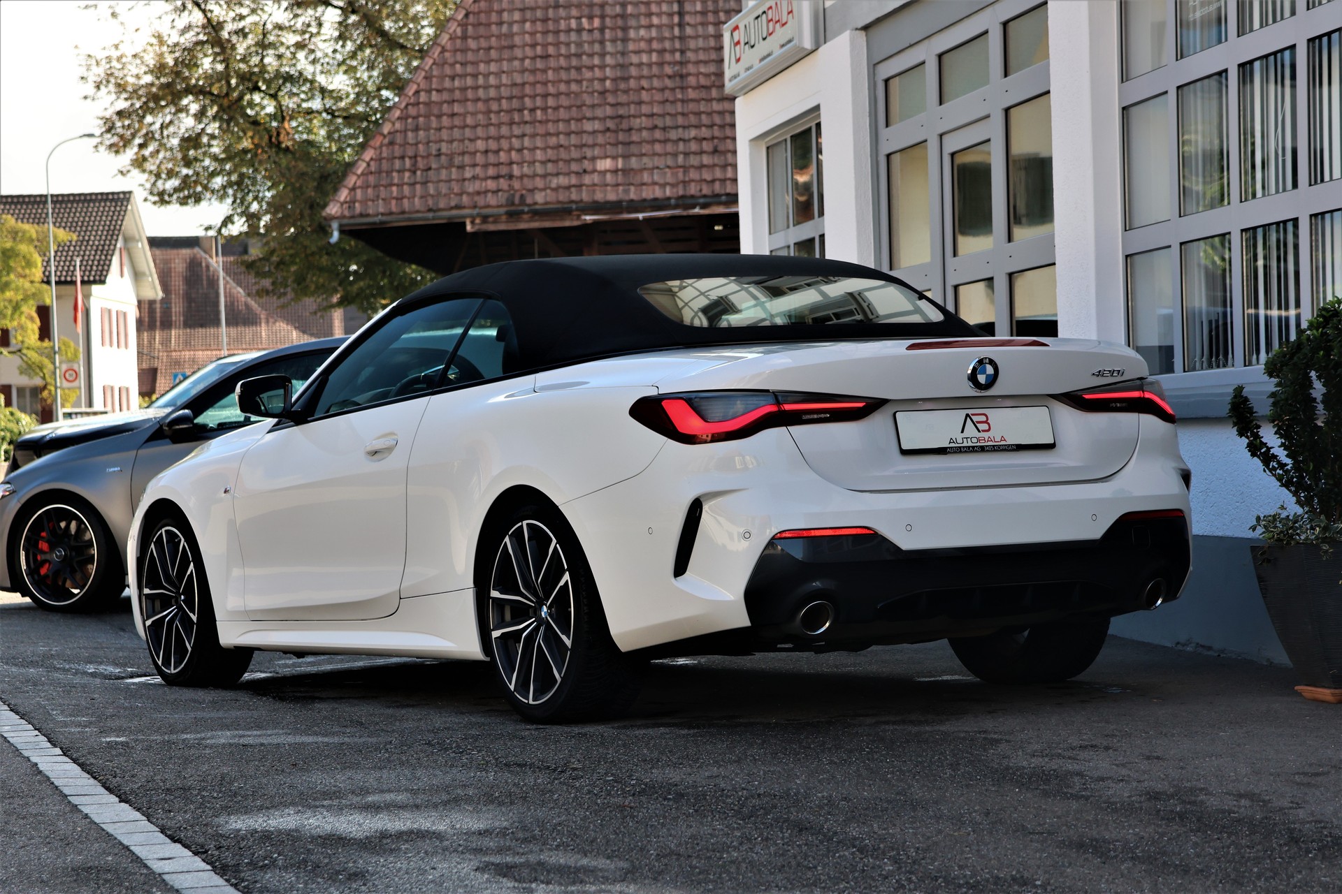 BMW 420i Cabriolet M Sport Steptronic-showroom-element-3
