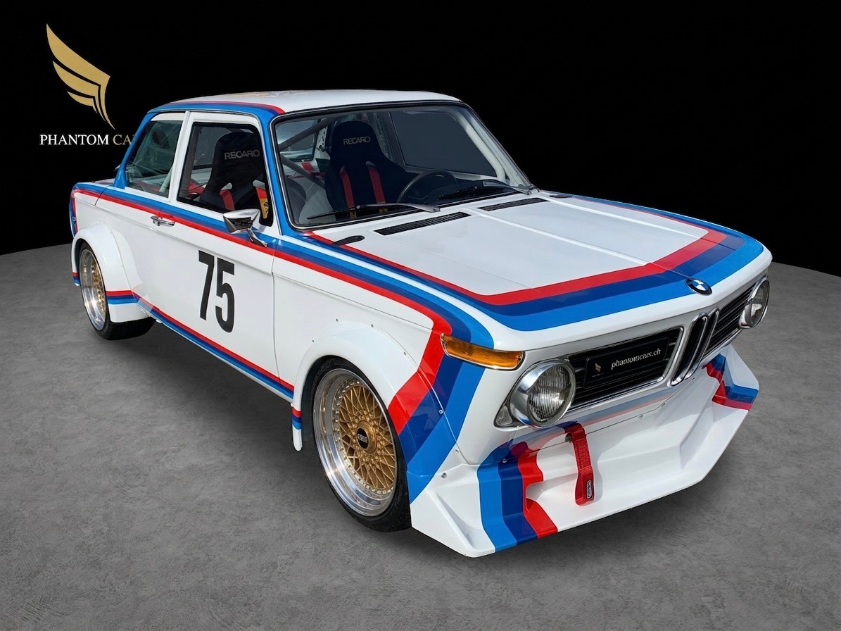 BMW 2002 ti-showroom-element-1