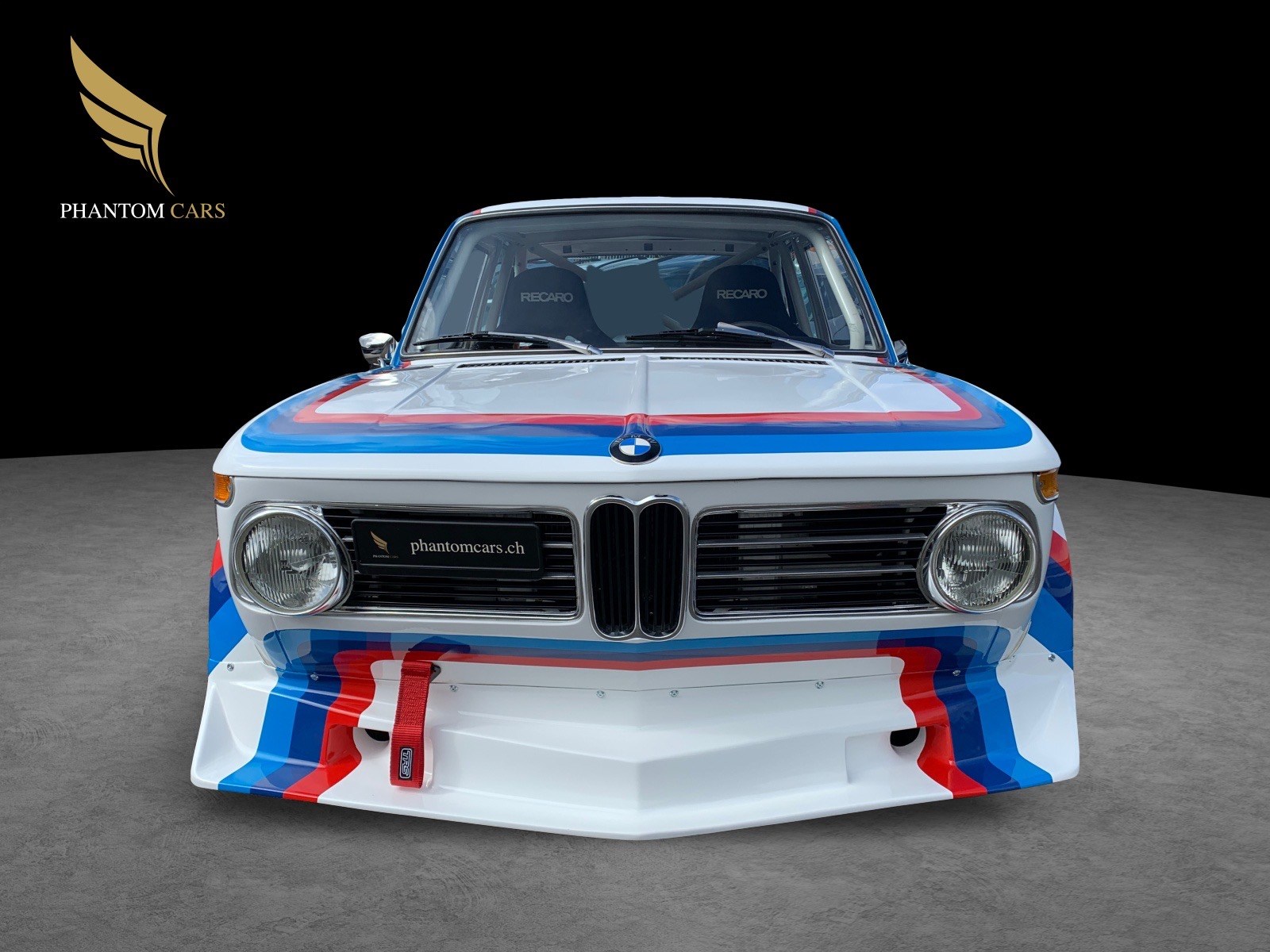 BMW 2002 ti-showroom-element-2