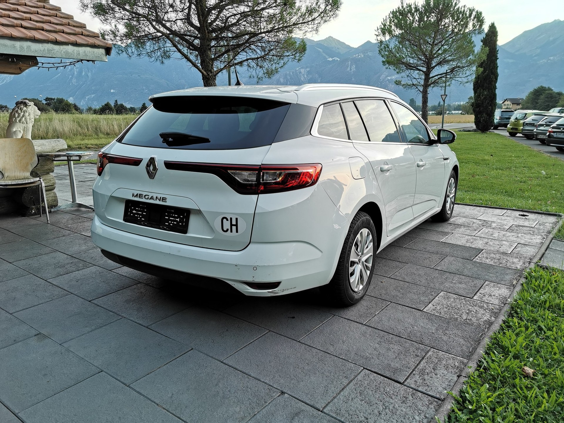 RENAULT Mégane Grandtour 1.5 dCi Business EDC-image-12