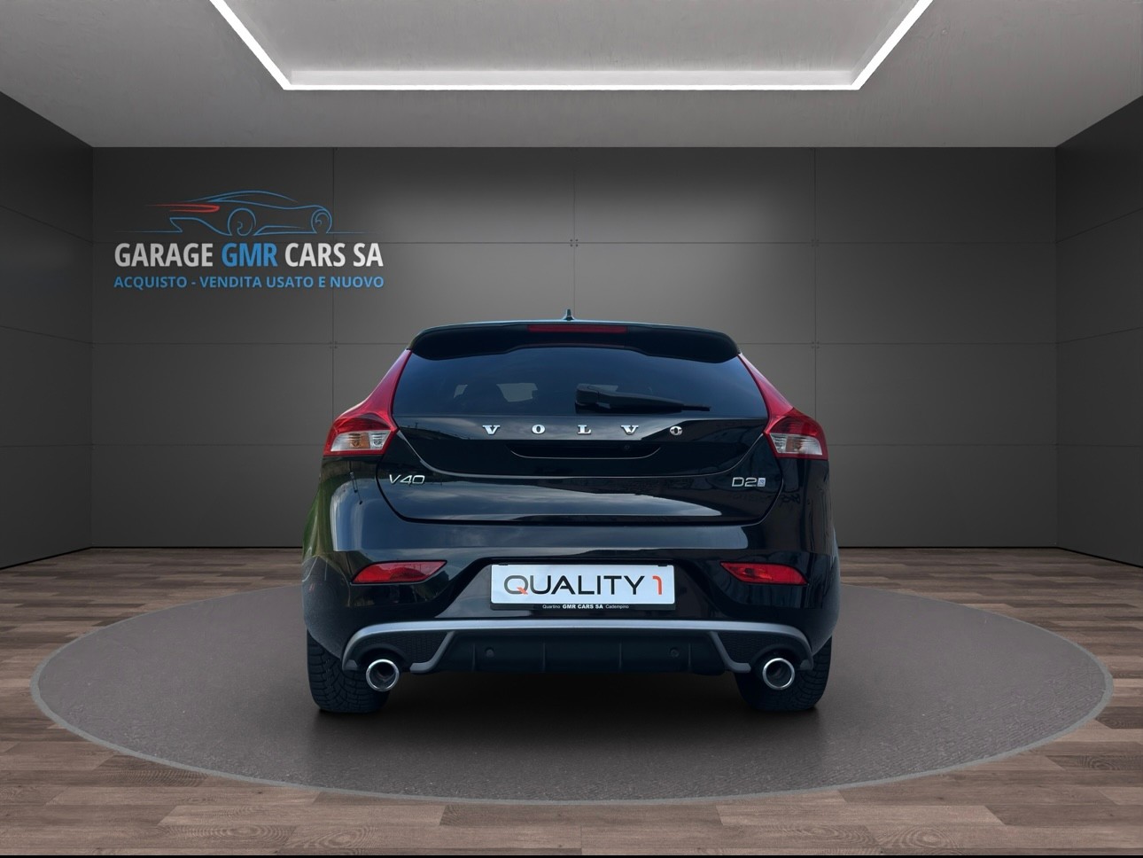 VOLVO V40 D2 Momentum R-Design-image-5