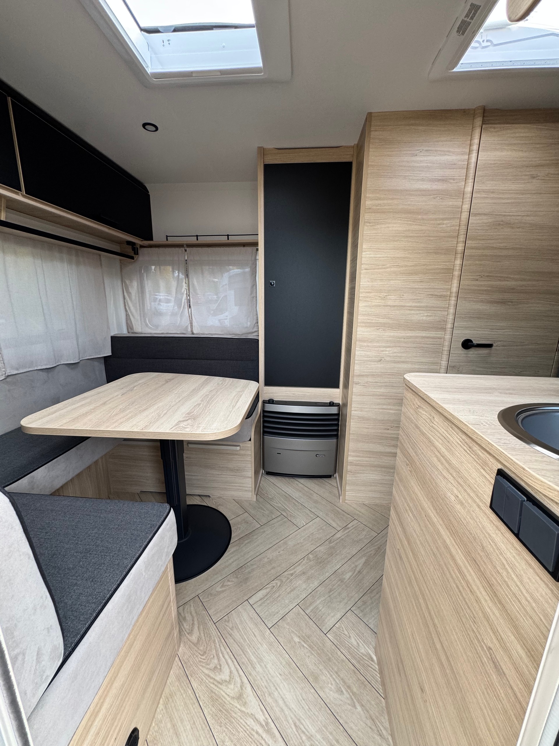 CARAVELAIR Sport Line 480-image-6