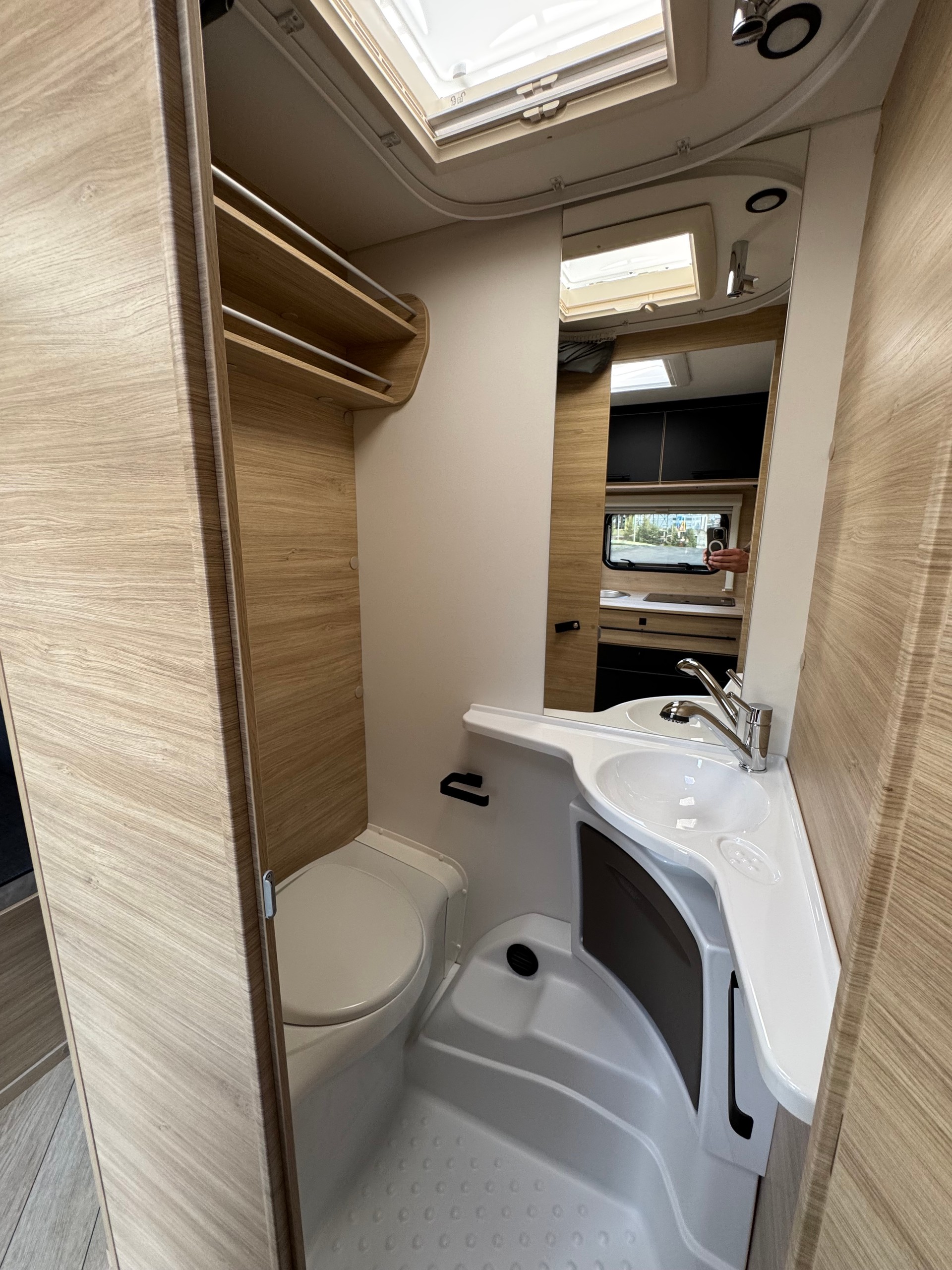 CARAVELAIR Sport Line 480-image-16