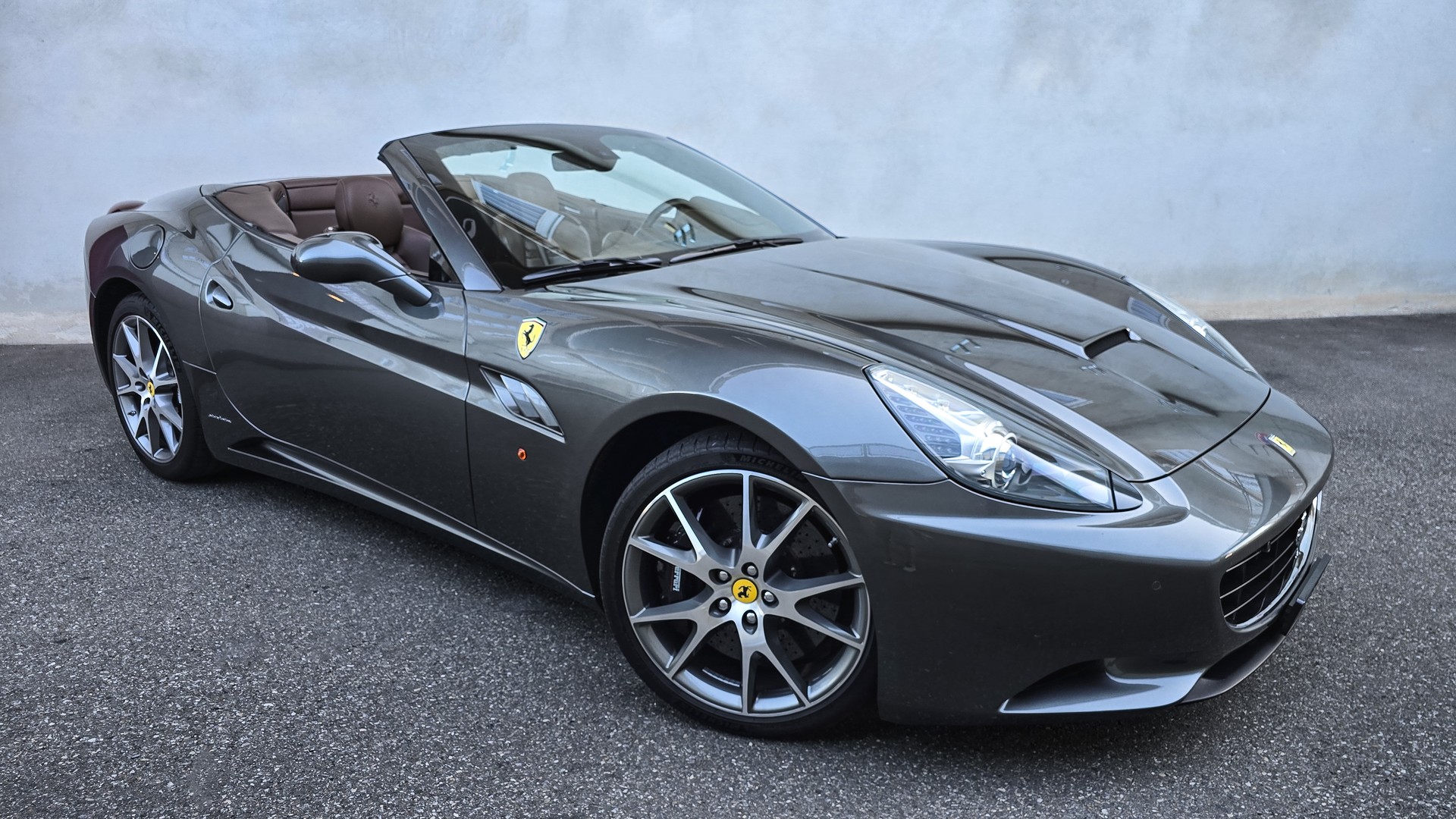 FERRARI California 4.3 V8