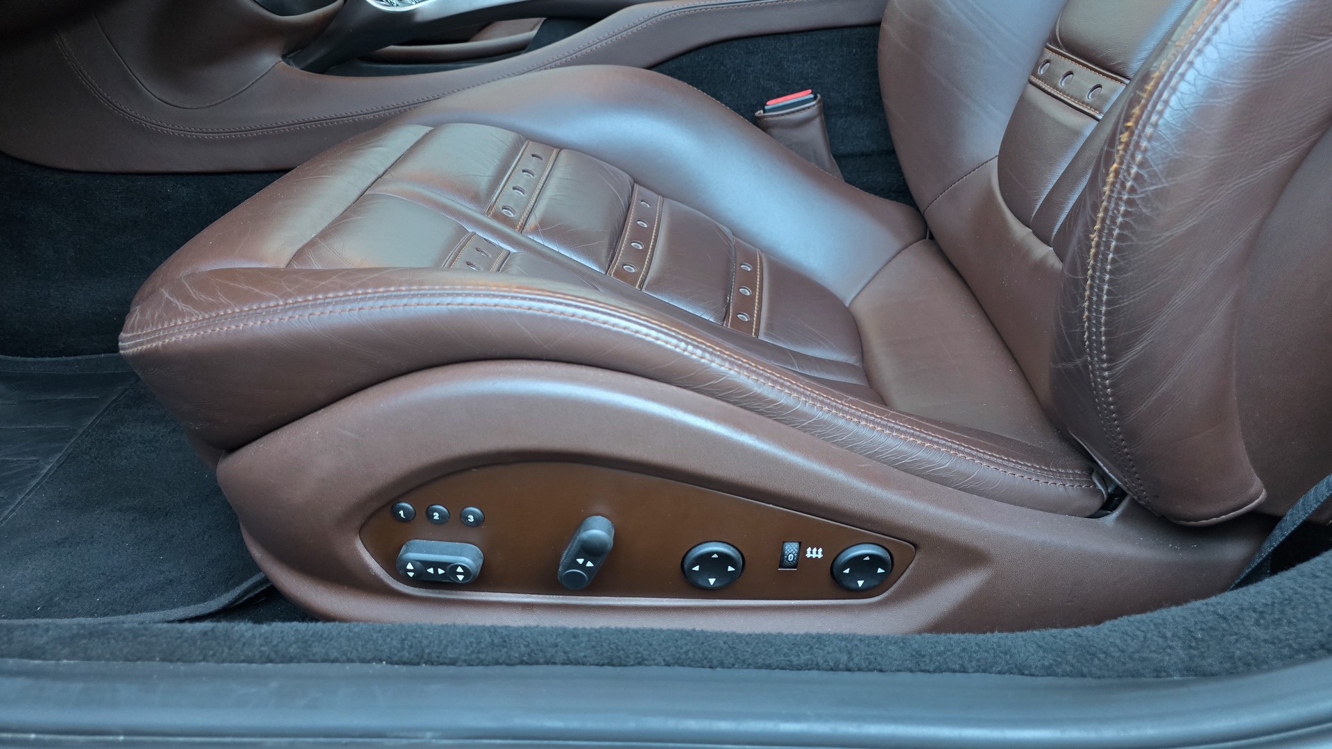 FERRARI California 4.3 V8-image-8