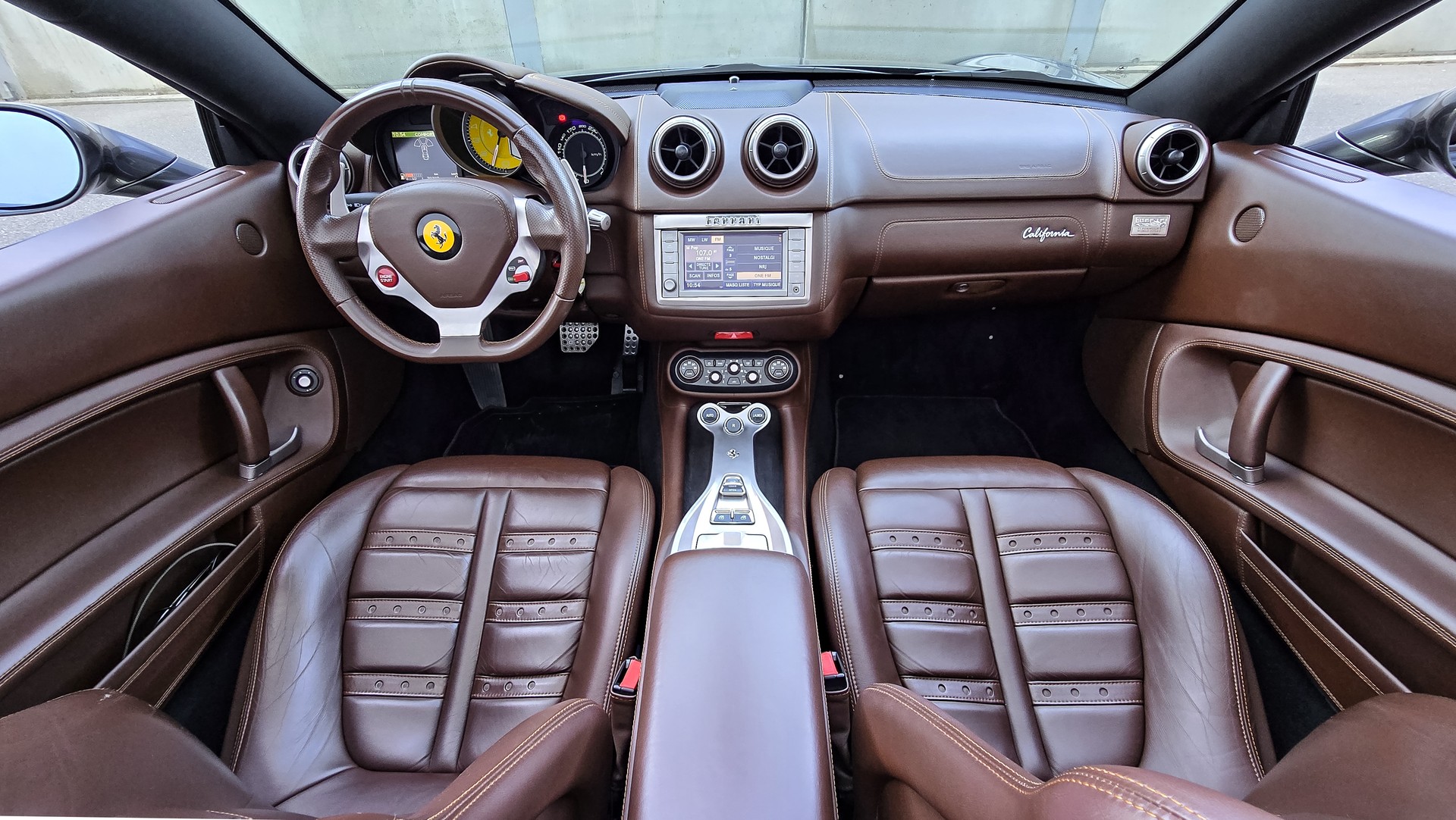 FERRARI California 4.3 V8-image-4