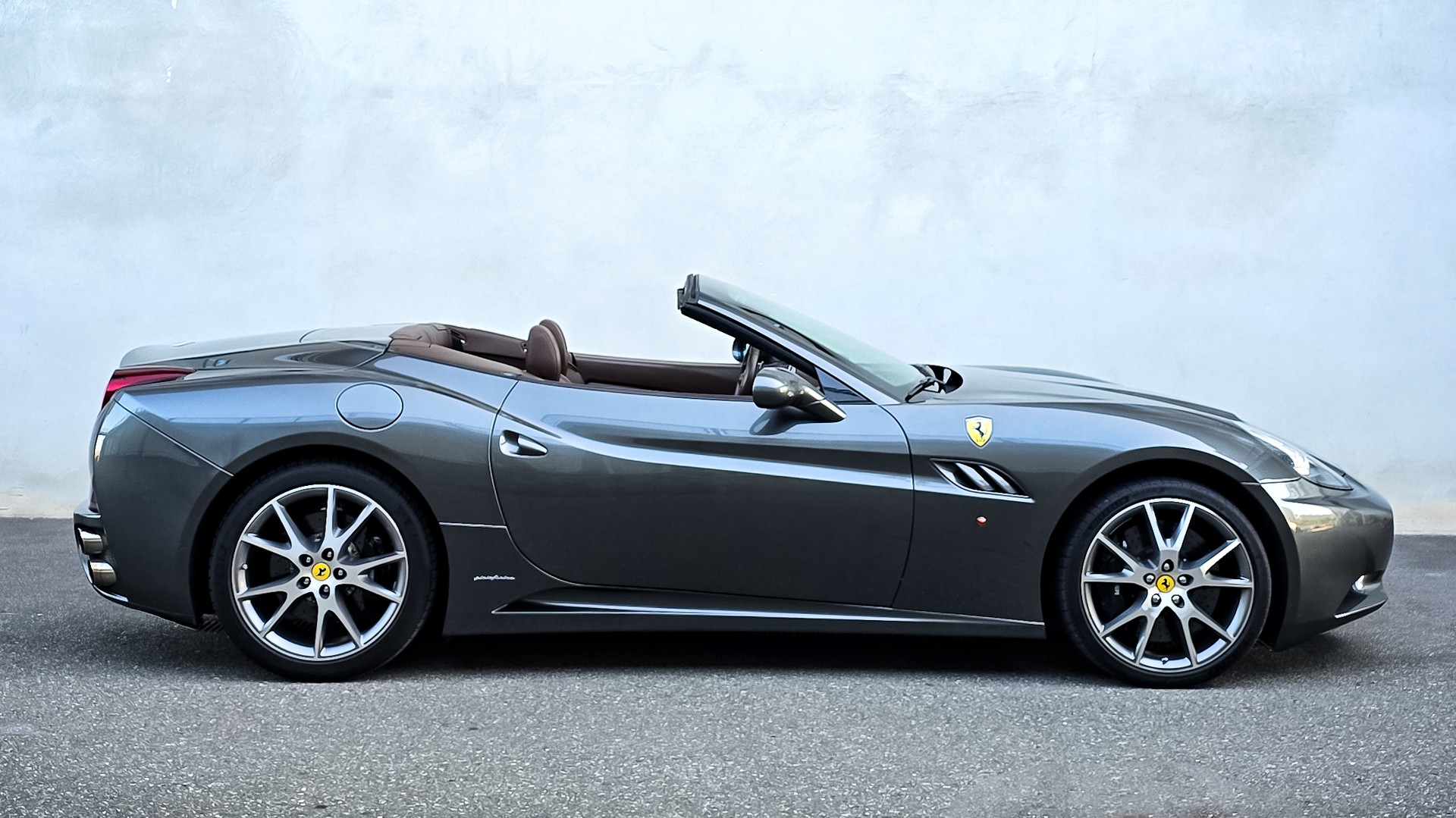 FERRARI California 4.3 V8-image-10