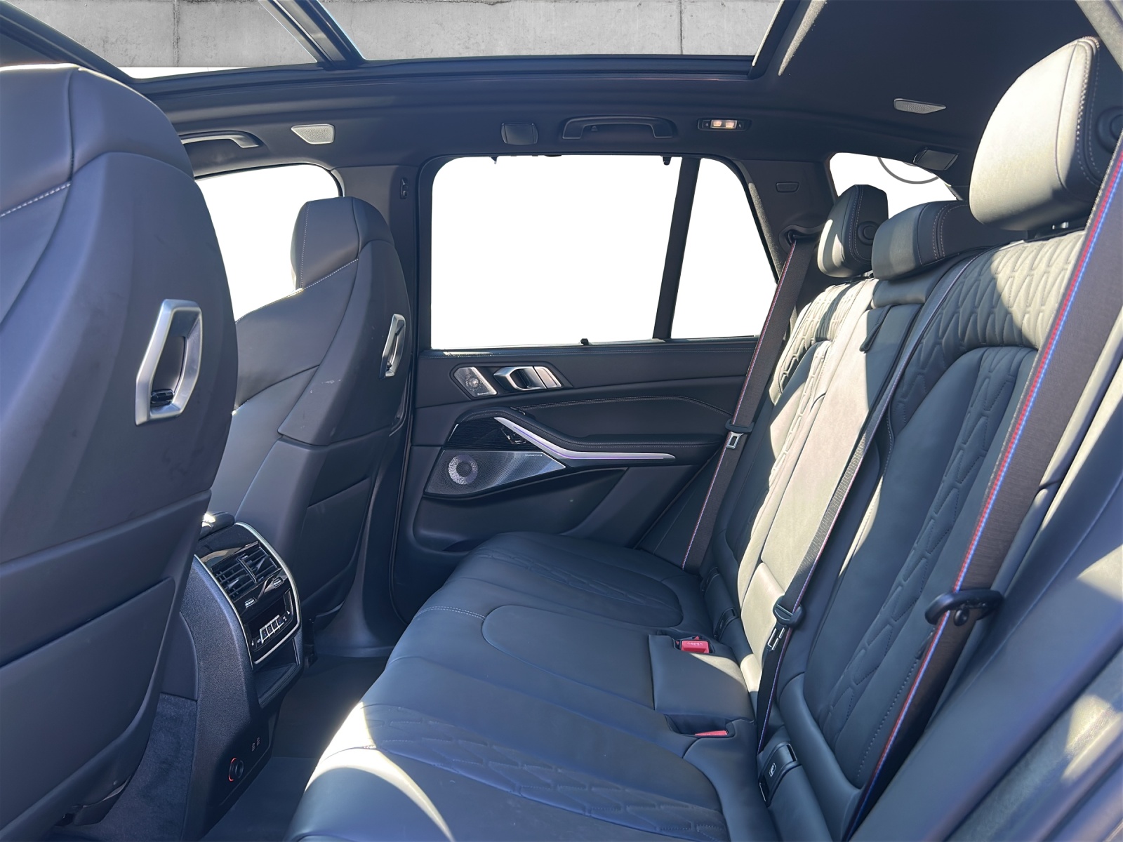 BMW X5 M60i xDrive-image-11