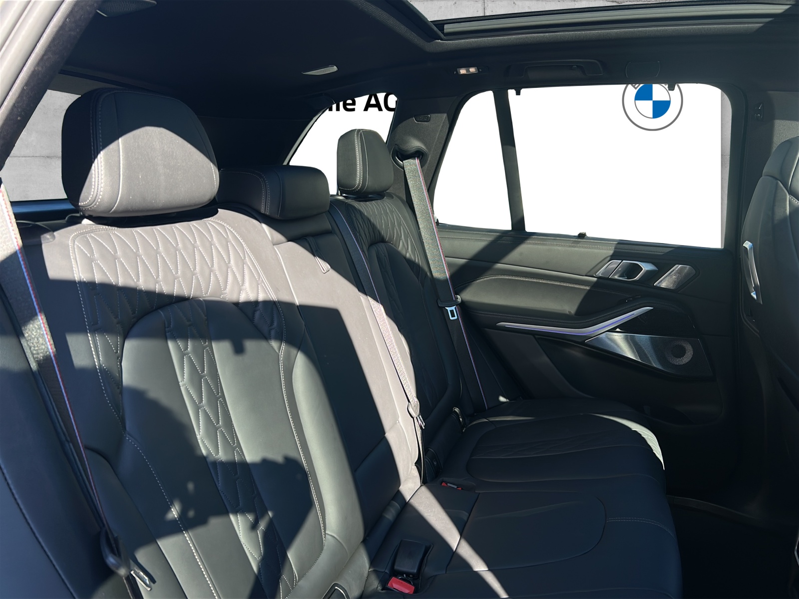 BMW X5 M60i xDrive-image-14