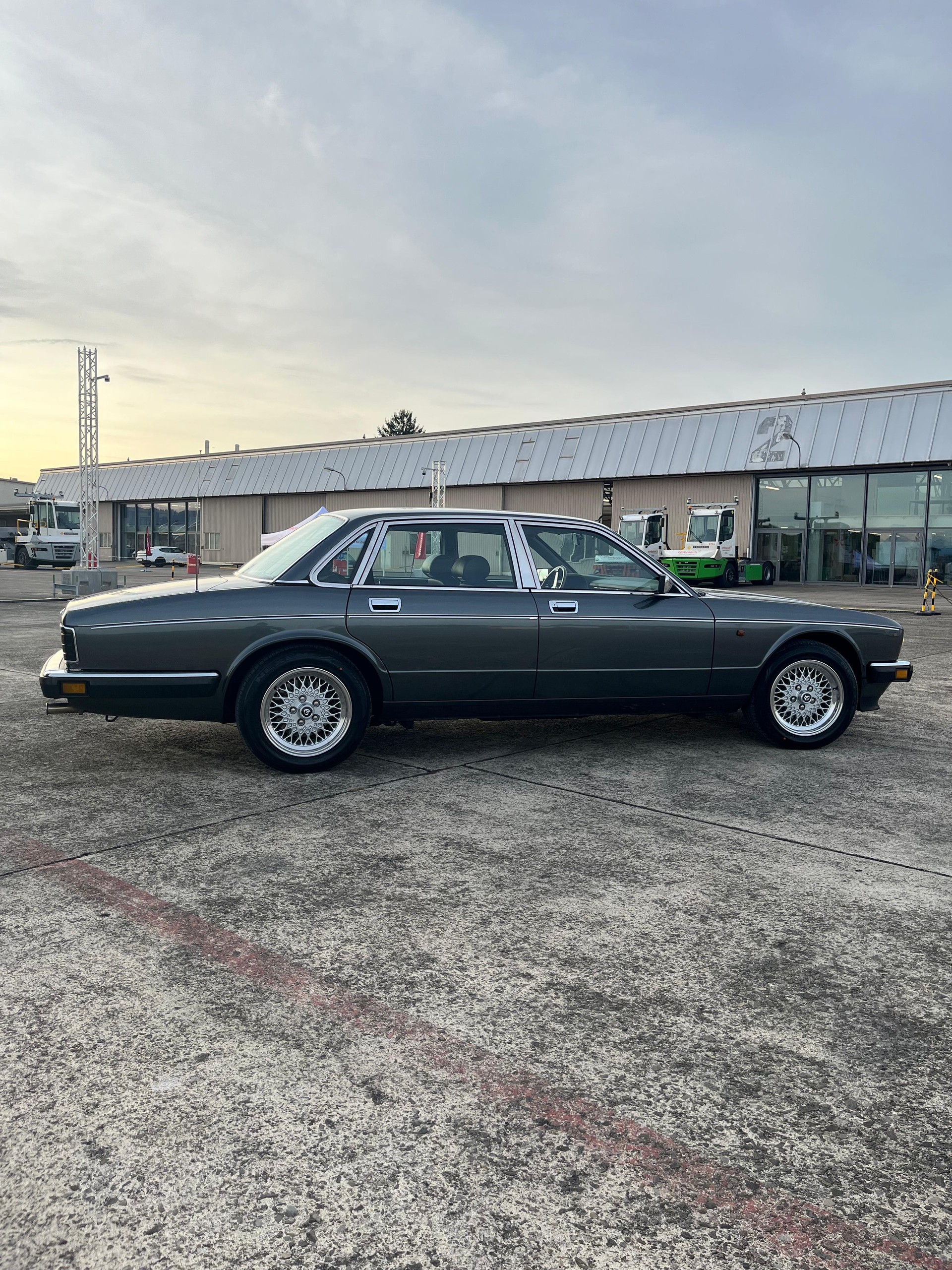 DAIMLER SIX 4.0-image-17