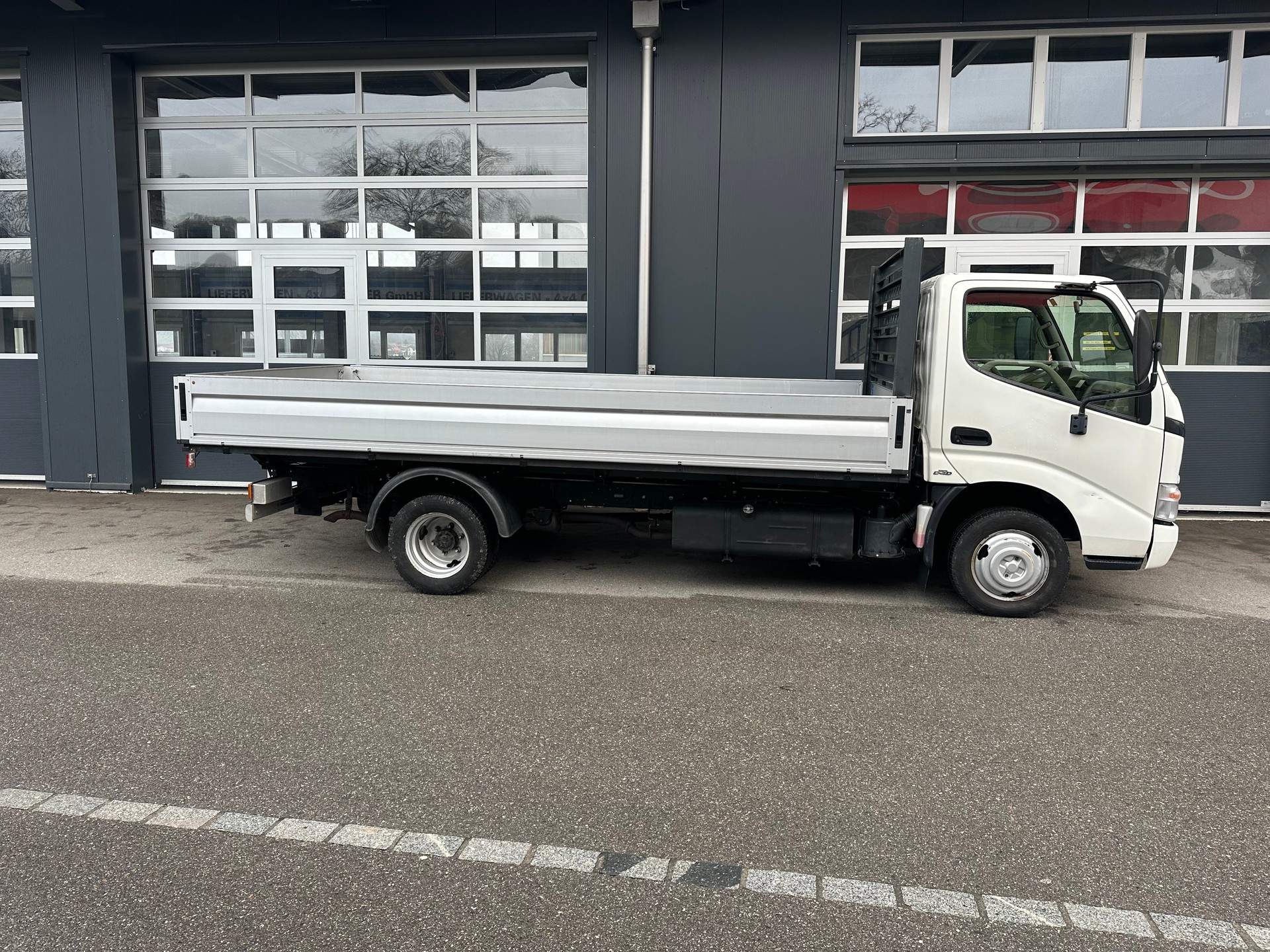 TOYOTA Dyna 150 MWB-image-1