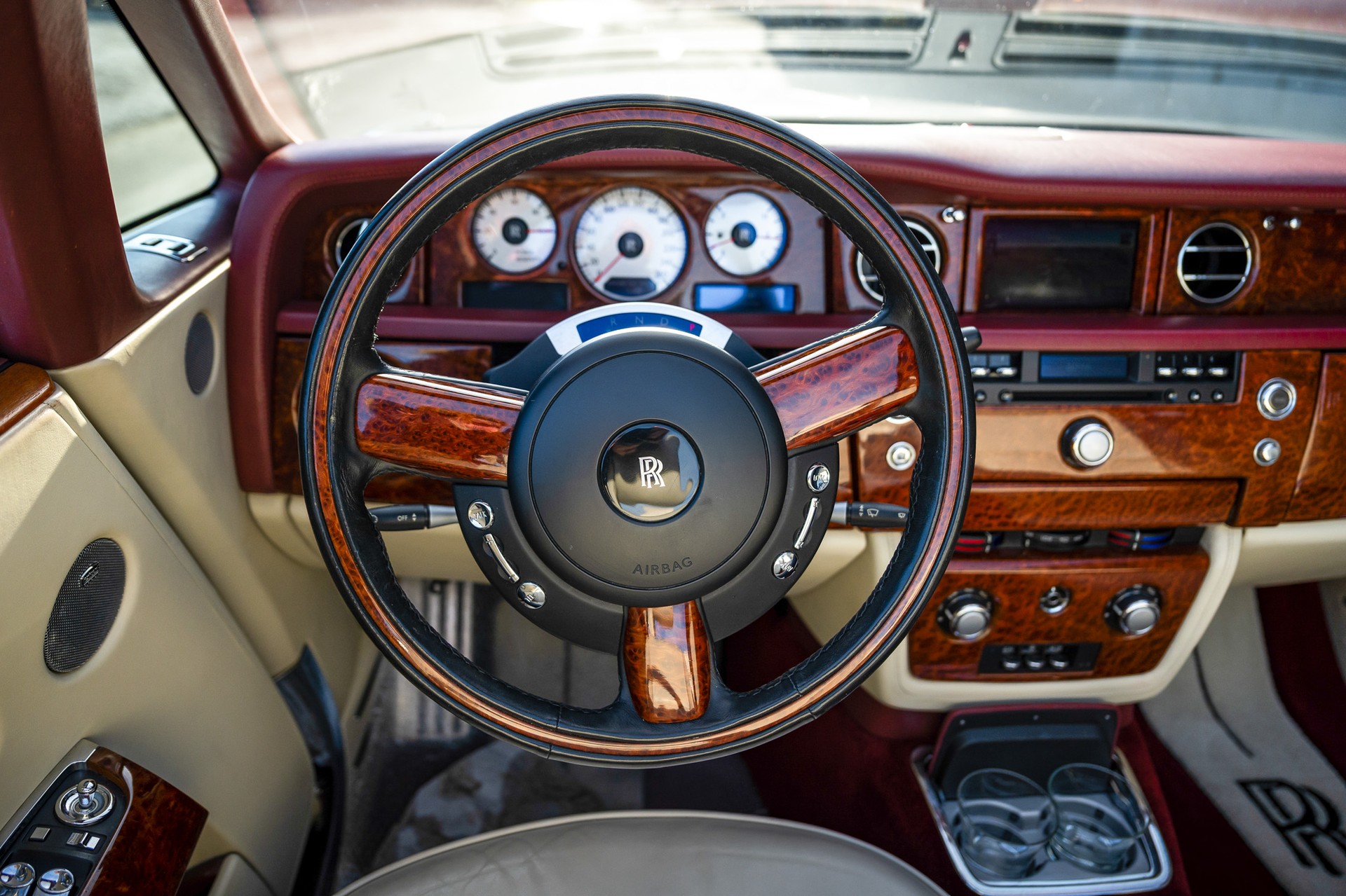 ROLLS-ROYCE Phantom Drophead-image-9