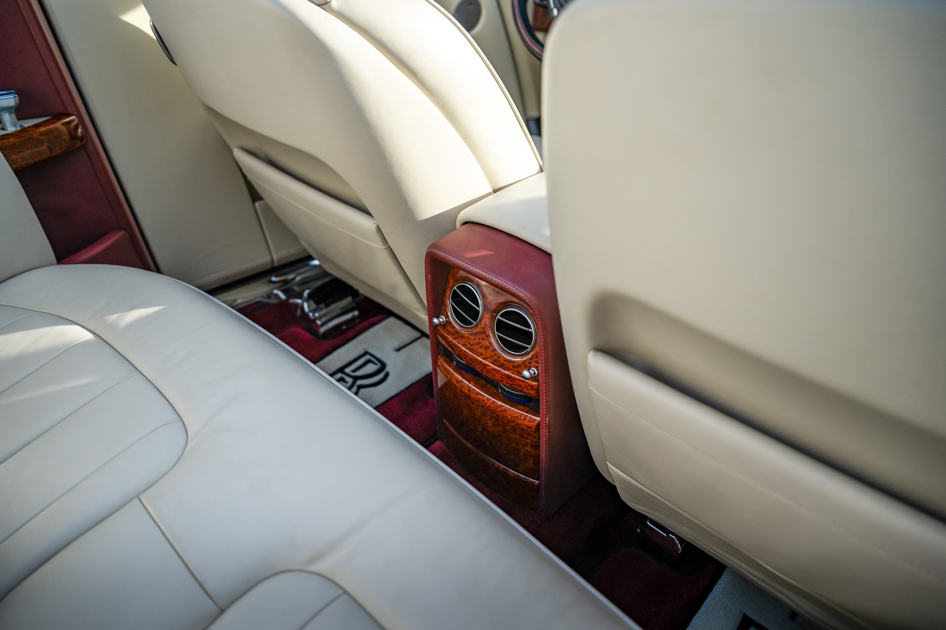 ROLLS-ROYCE Phantom Drophead-image-12