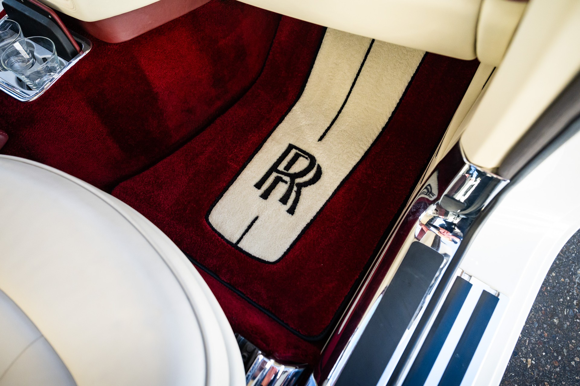 ROLLS-ROYCE Phantom Drophead-image-11