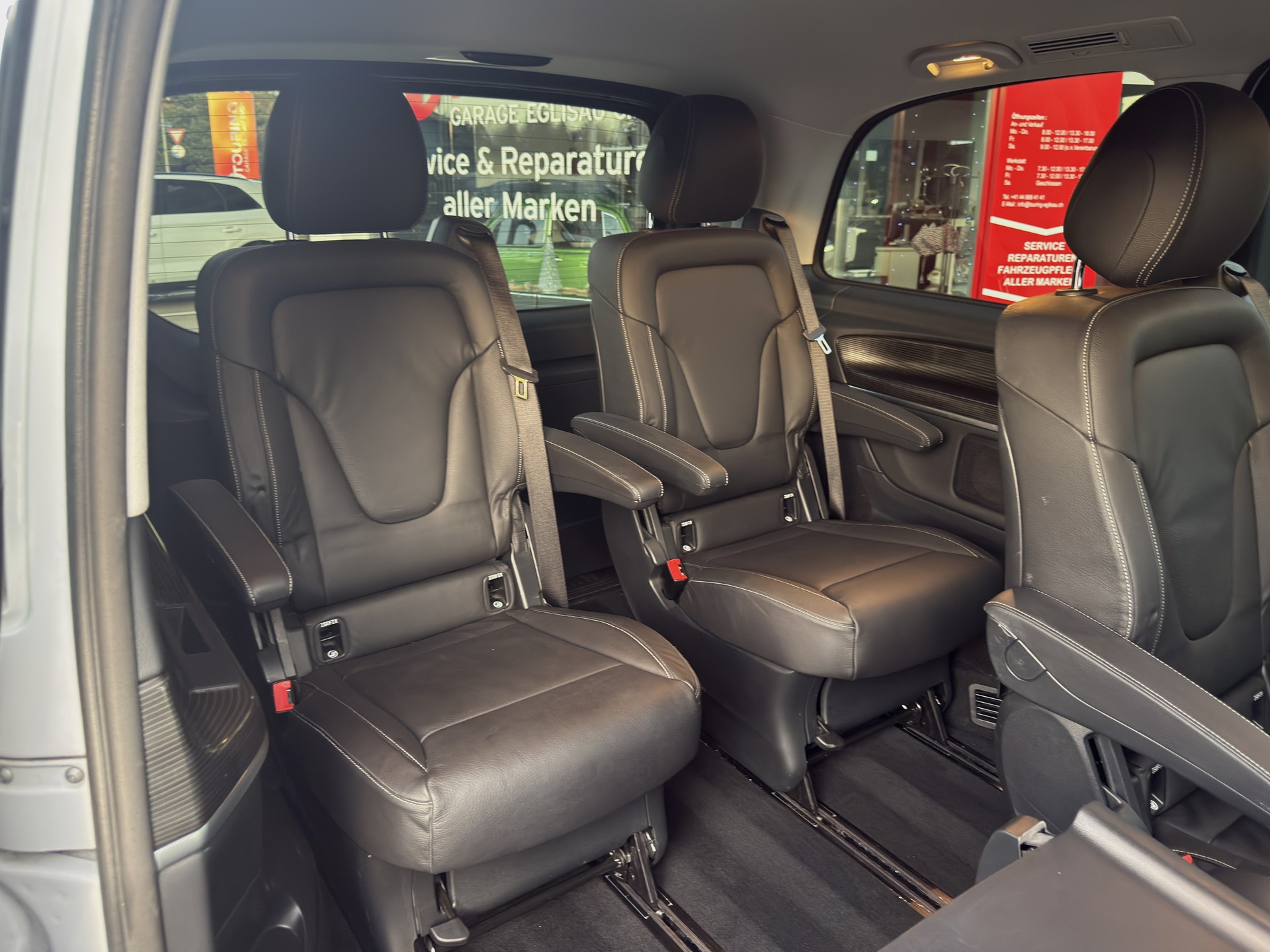 MERCEDES-BENZ V 300 d Avantgarde kurz 4matic Van-image-14