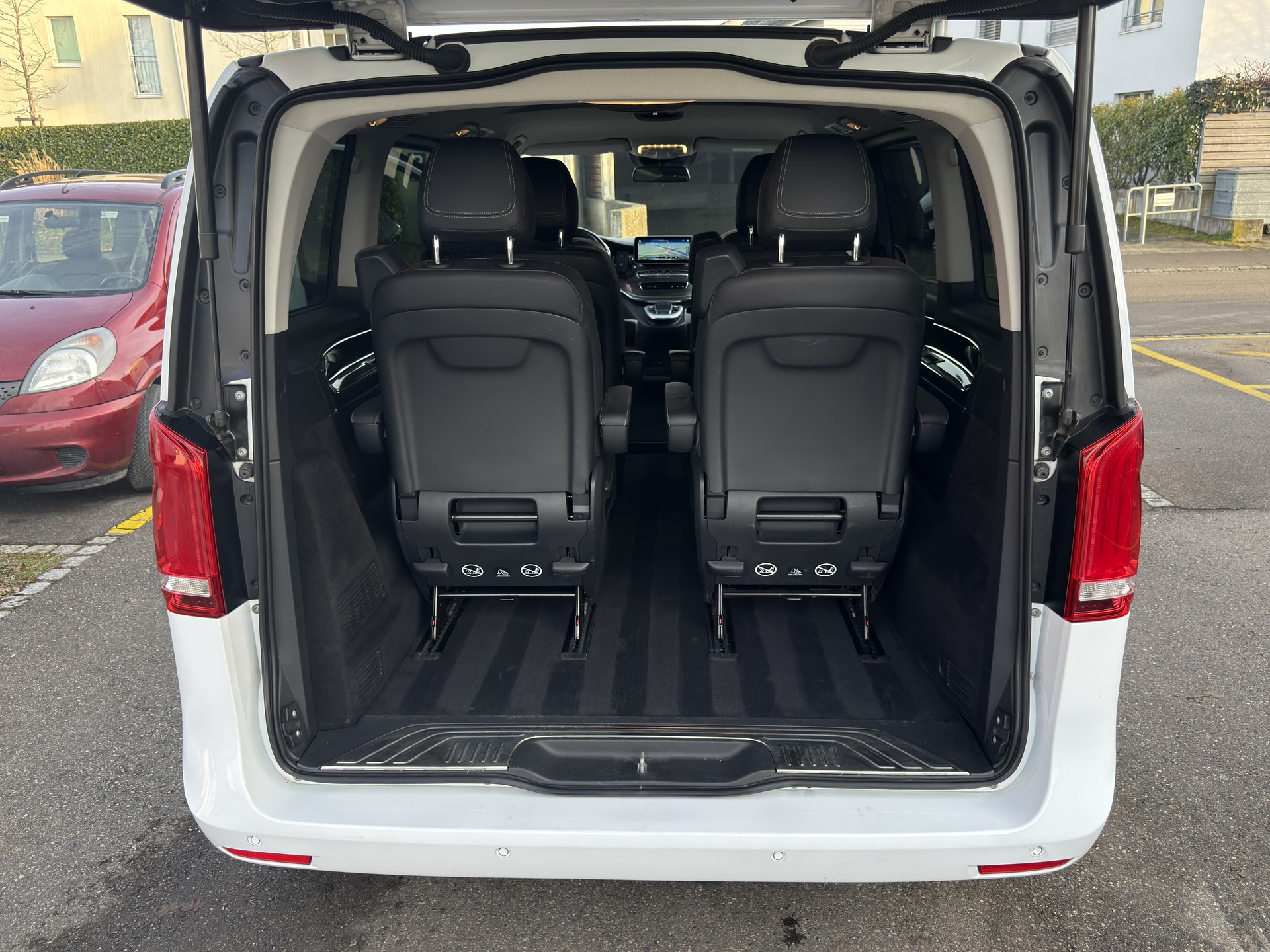 MERCEDES-BENZ V 300 d Avantgarde kurz 4matic Van-image-15
