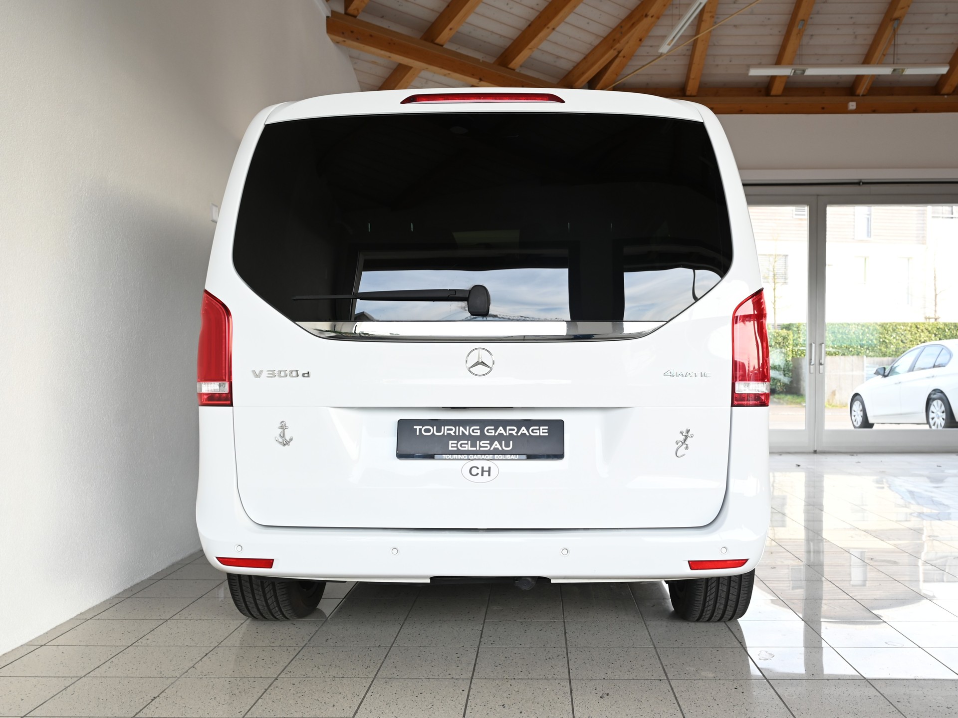 MERCEDES-BENZ V 300 d Avantgarde kurz 4matic Van-image-7