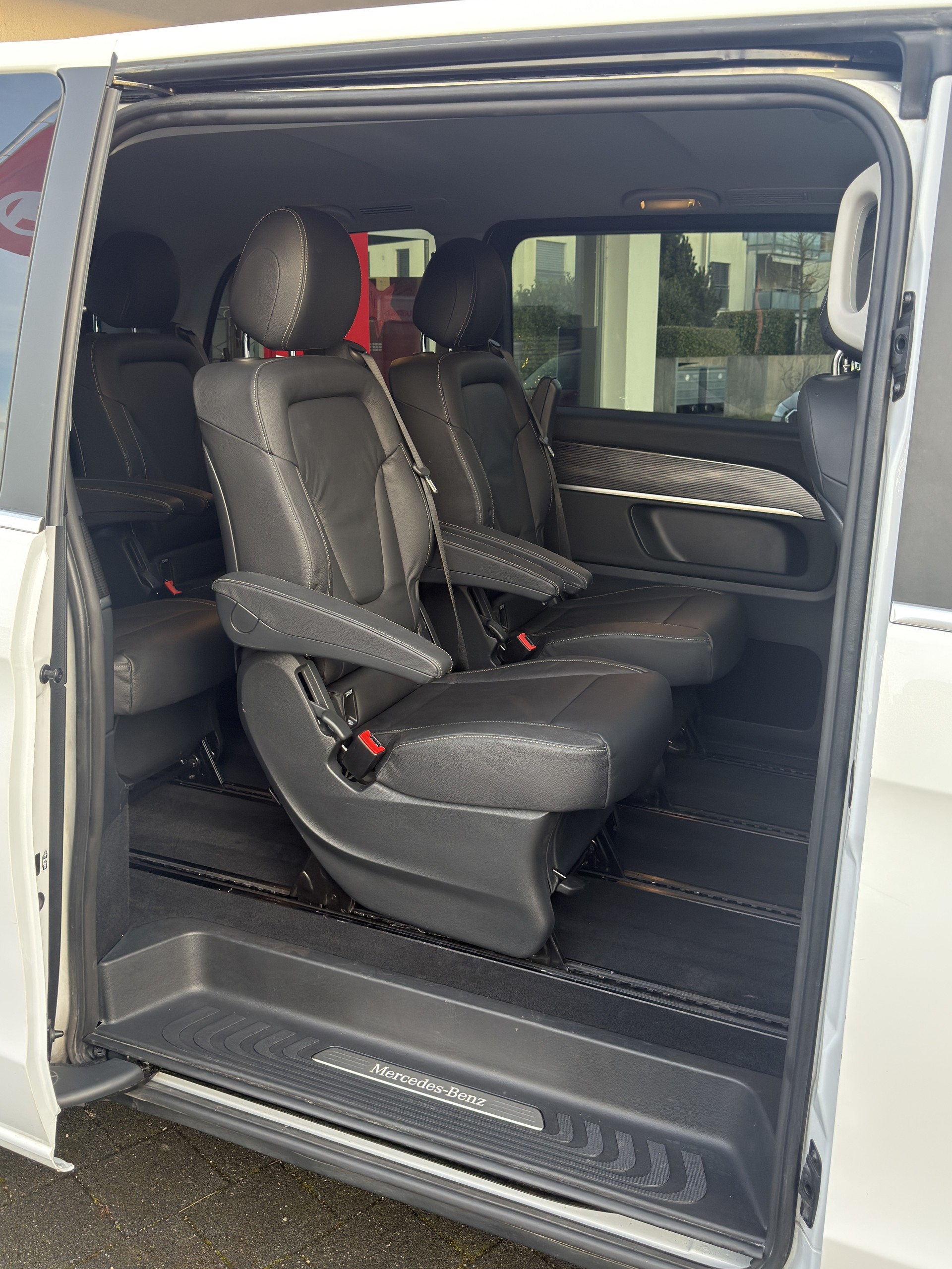 MERCEDES-BENZ V 300 d Avantgarde kurz 4matic Van-image-13