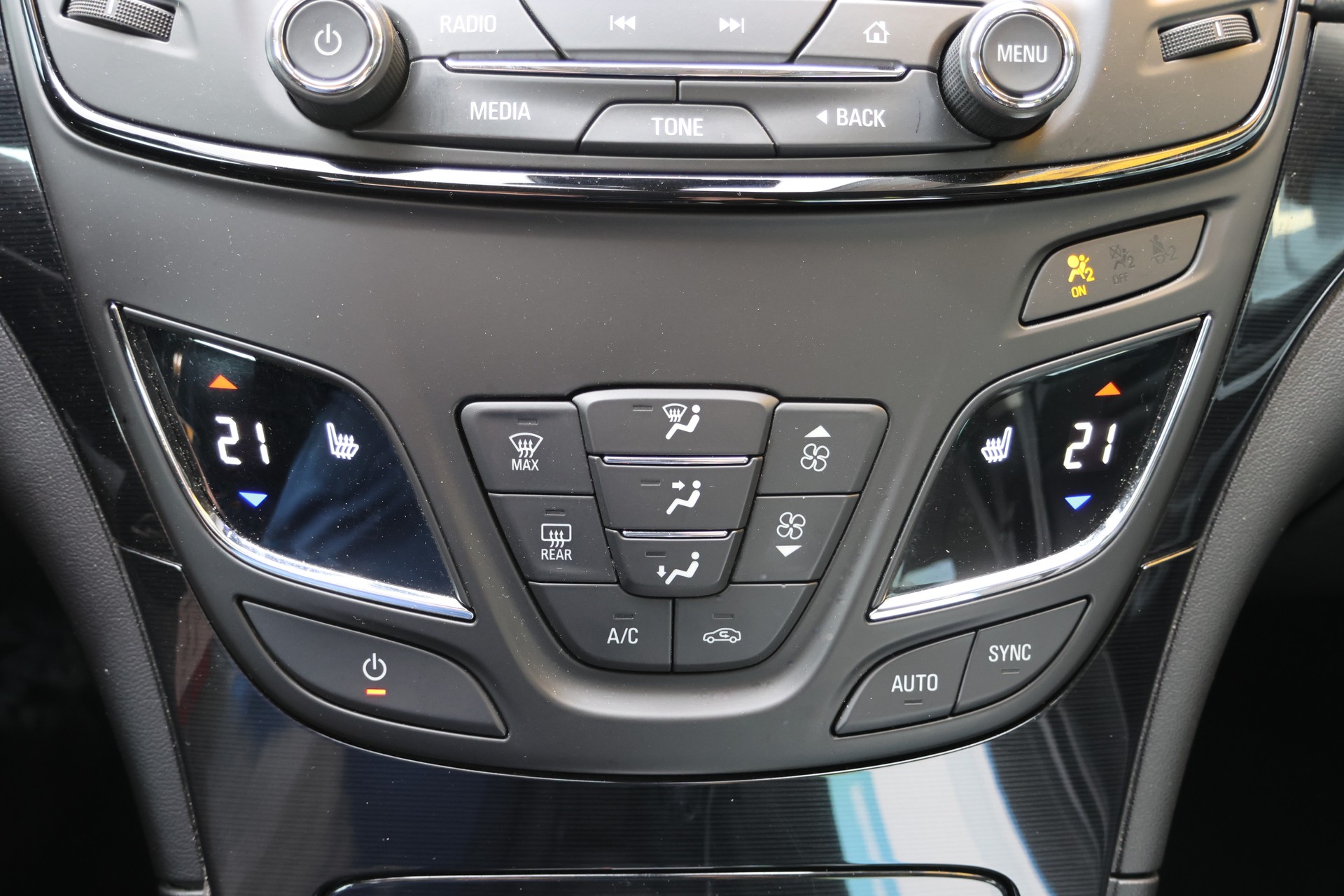 OPEL Insignia Sports Tourer 2.0 CDTI Cosmo Automatic-image-8