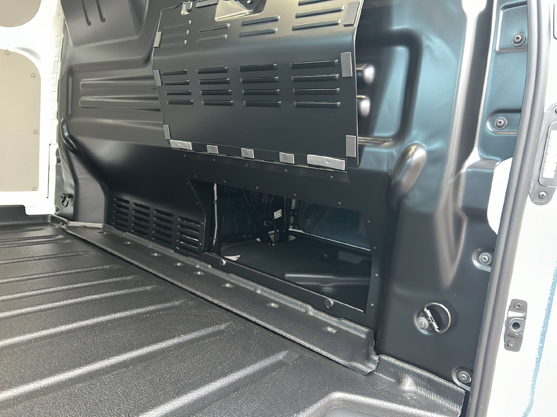 FORD Transit Custom Van 280 L1 2.0 EcoBlue 136 Trend-image-28
