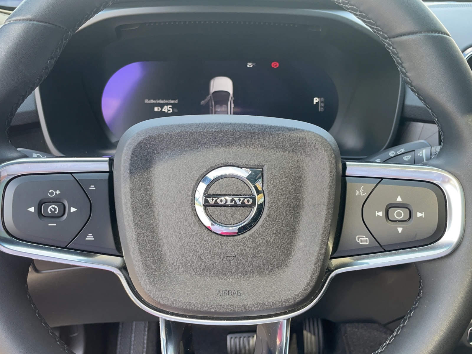 VOLVO C40 P8 Twin Recharge Ultimate AWD-image-8