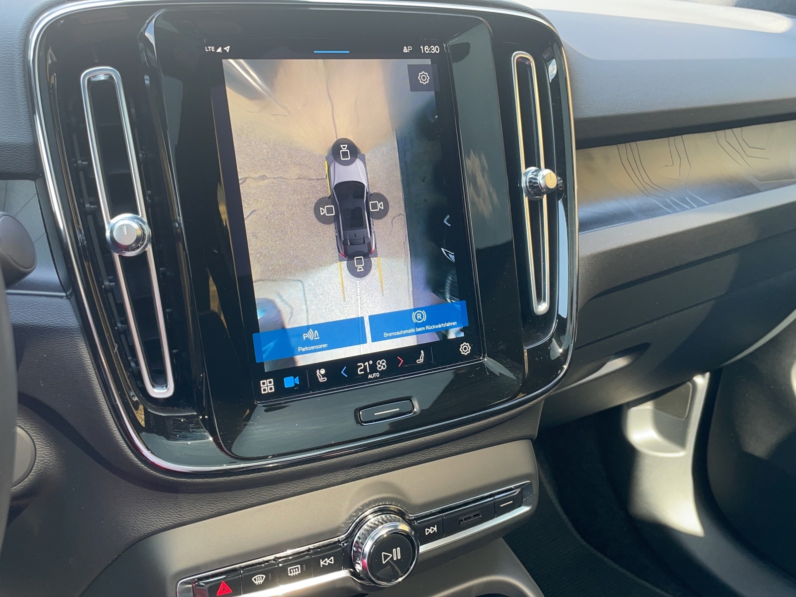 VOLVO C40 P8 Twin Recharge Ultimate AWD-image-10