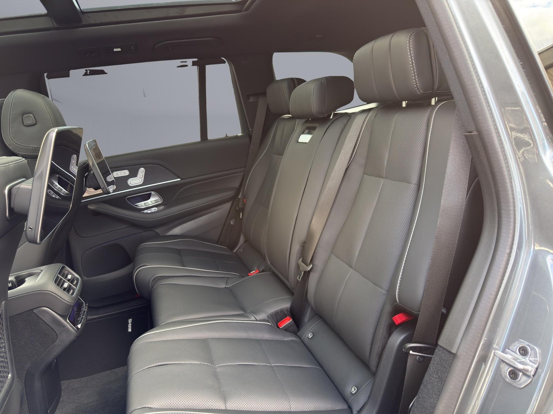 MERCEDES-BENZ GLS 450 d AMG Line 4matic-image-11
