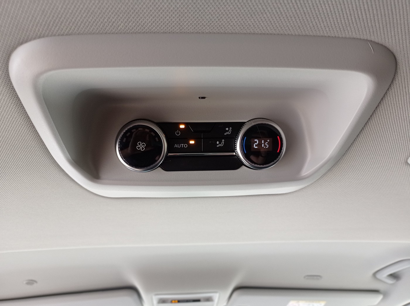 VW Caravelle 2.0 TDI Aut.8 4 Motion-image-16