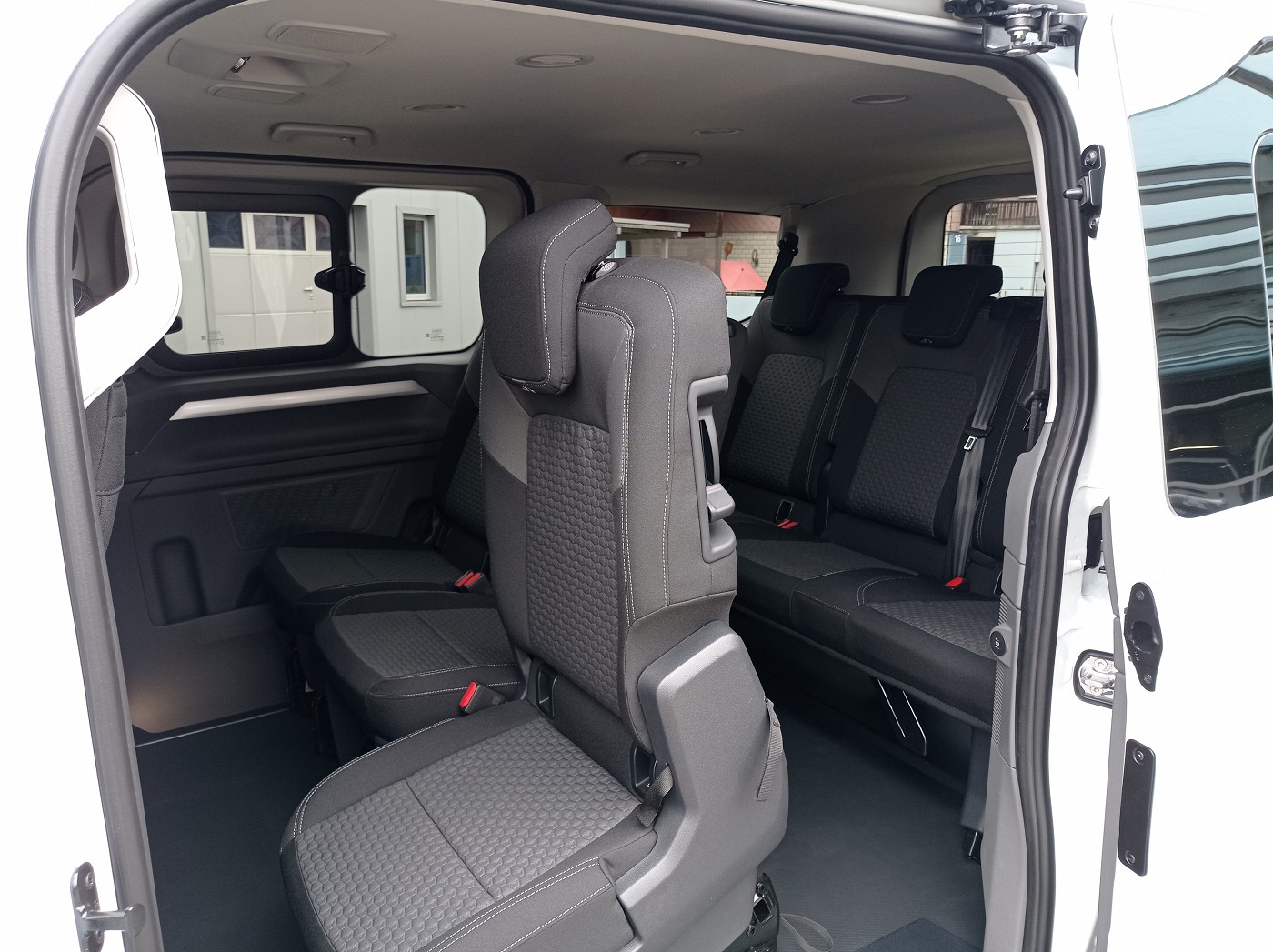 VW Caravelle 2.0 TDI Aut.8 4 Motion-image-17