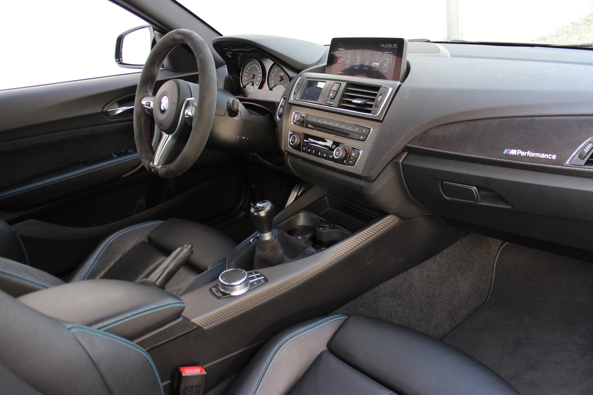 BMW M2 *HANDSCHALTUNG*-showroom-element-1