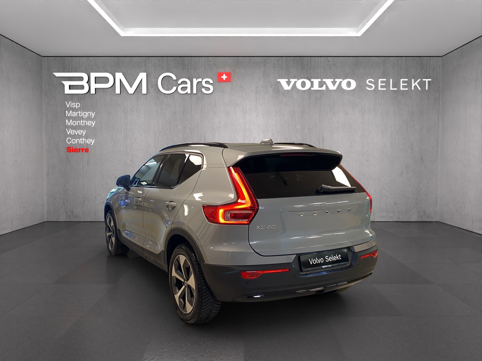 VOLVO XC40 B3 Benzin Mild Hybrid Plus Dark DCT-image-5