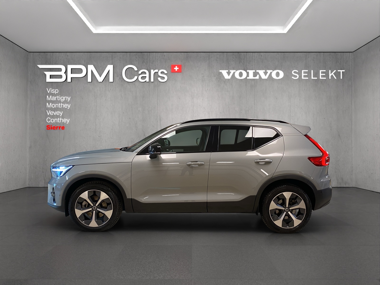 VOLVO XC40 B3 Benzin Mild Hybrid Plus Dark DCT-image-16
