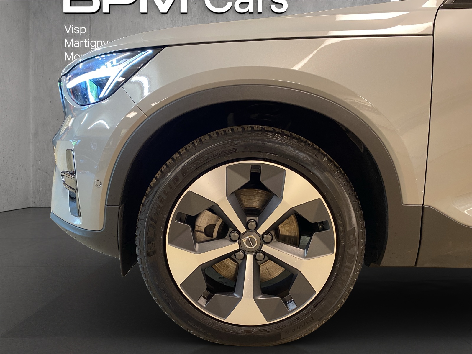 VOLVO XC40 B3 Benzin Mild Hybrid Plus Dark DCT-image-6