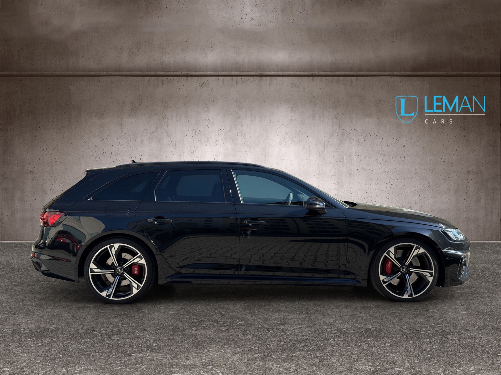 AUDI RS4 Avant quattro tiptronic-image-4