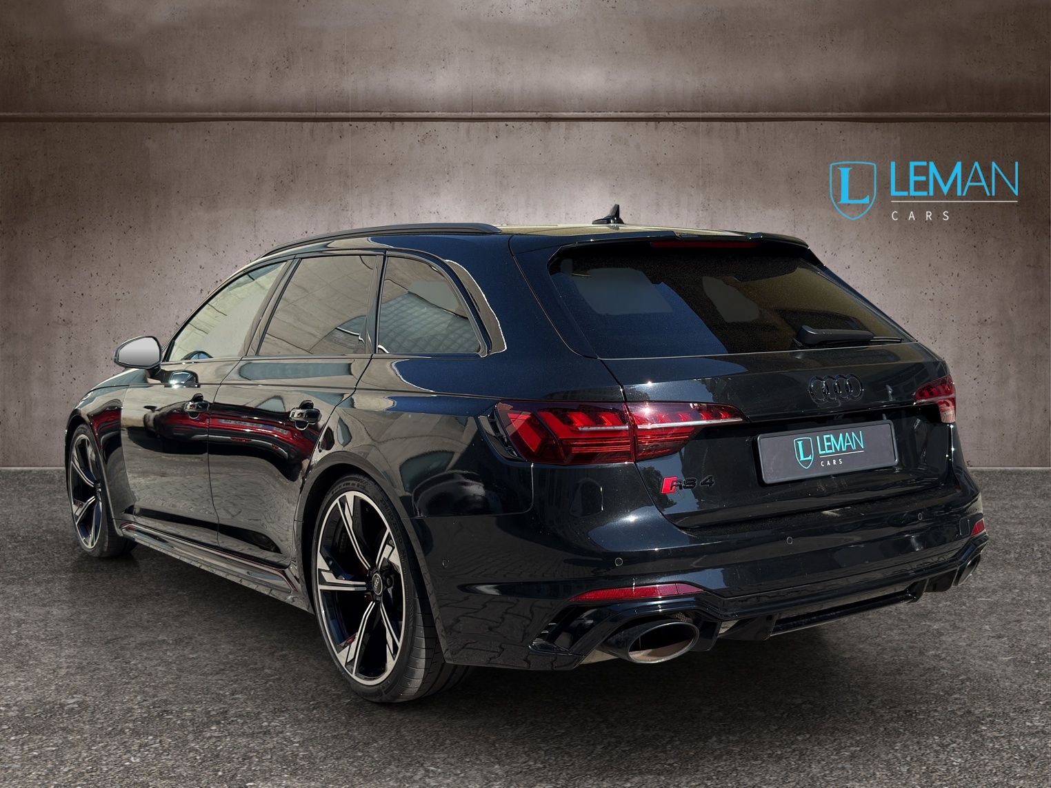 AUDI RS4 Avant quattro tiptronic-image-7