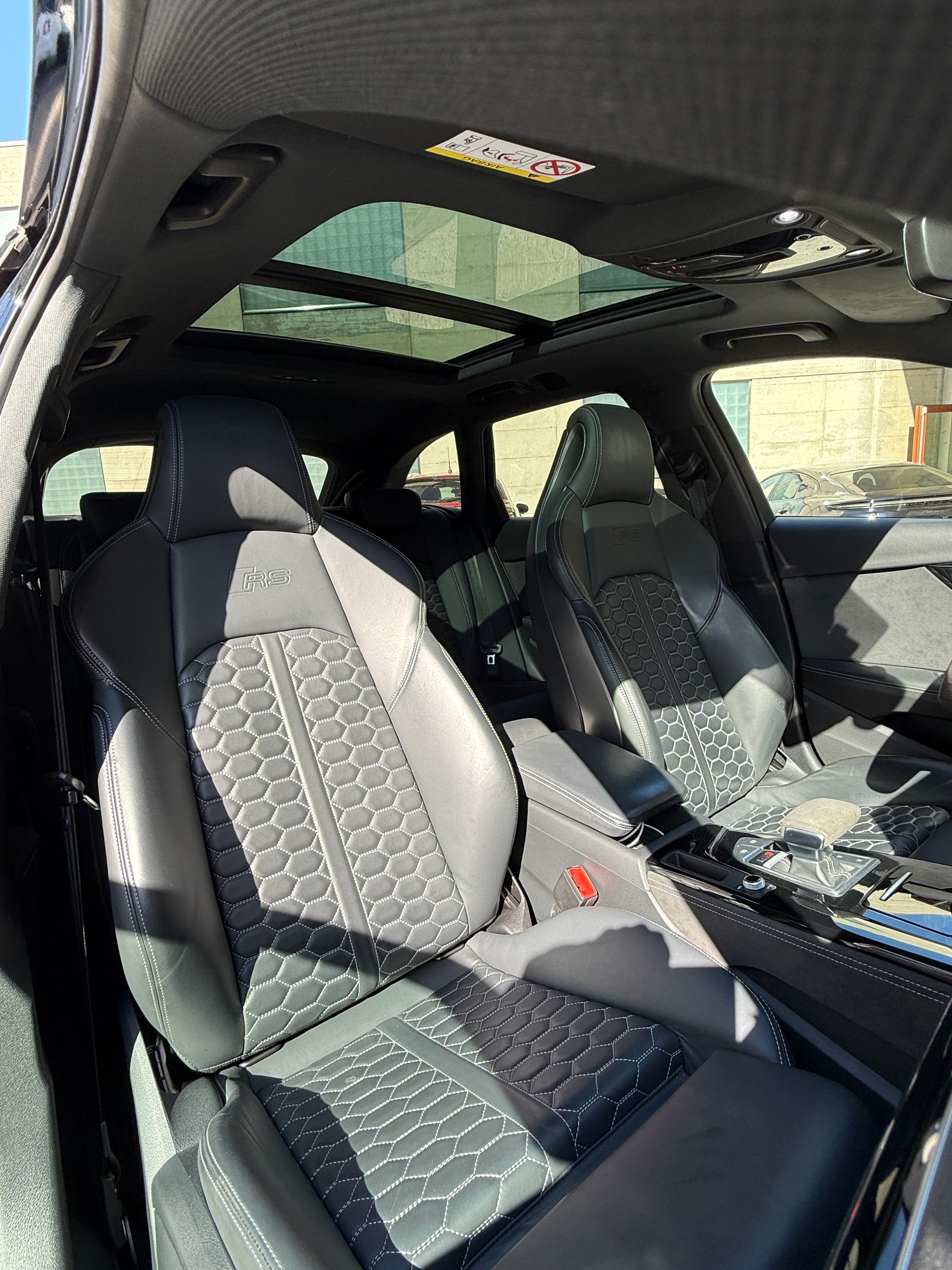 AUDI RS4 Avant quattro tiptronic-image-11